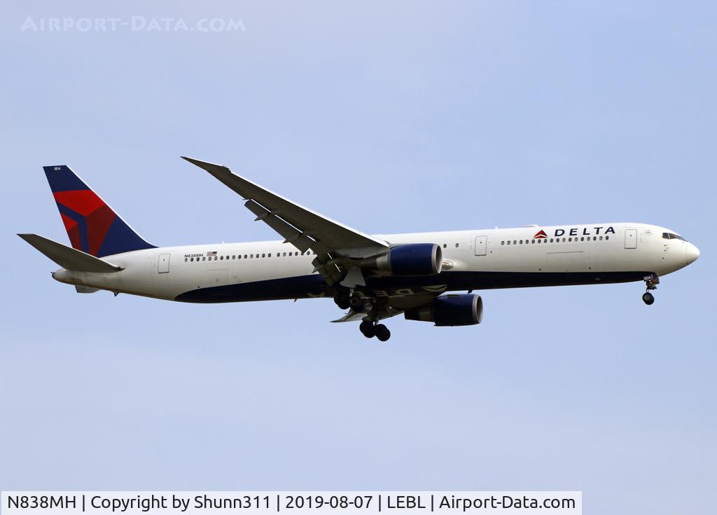 N838MH, 2000 Boeing 767-432/ER C/N 29711, Landing rwy 07L