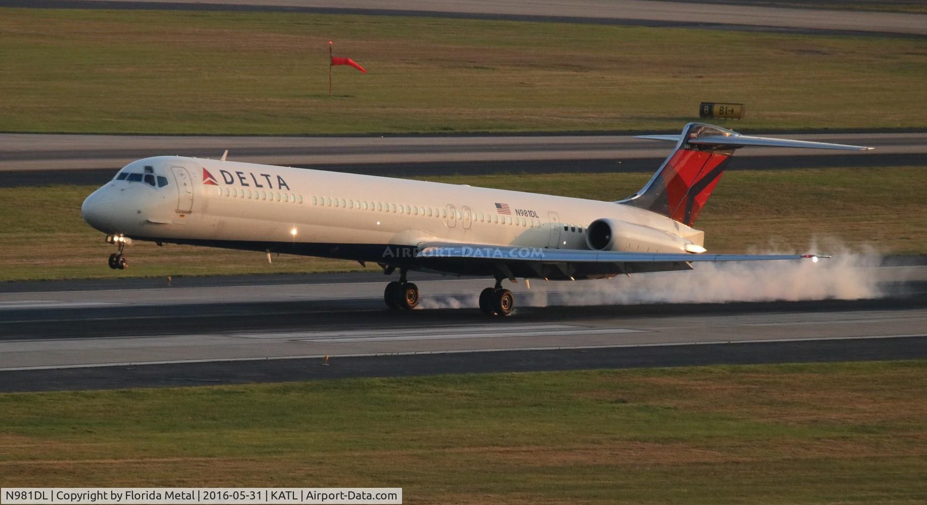 N981DL, 1991 McDonnell Douglas MD-88 C/N 53268, Delta