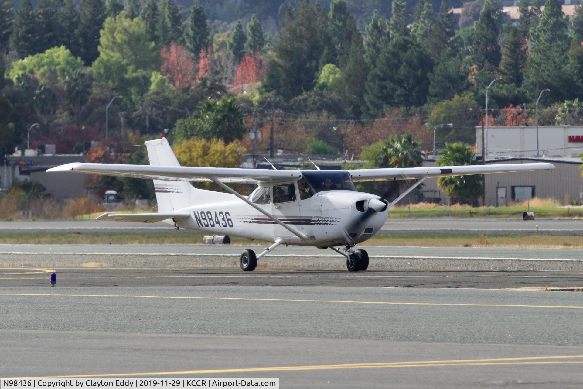 N98436, 1998 Cessna 172R C/N 17280612, Buchanan Field Concord airport 2019.