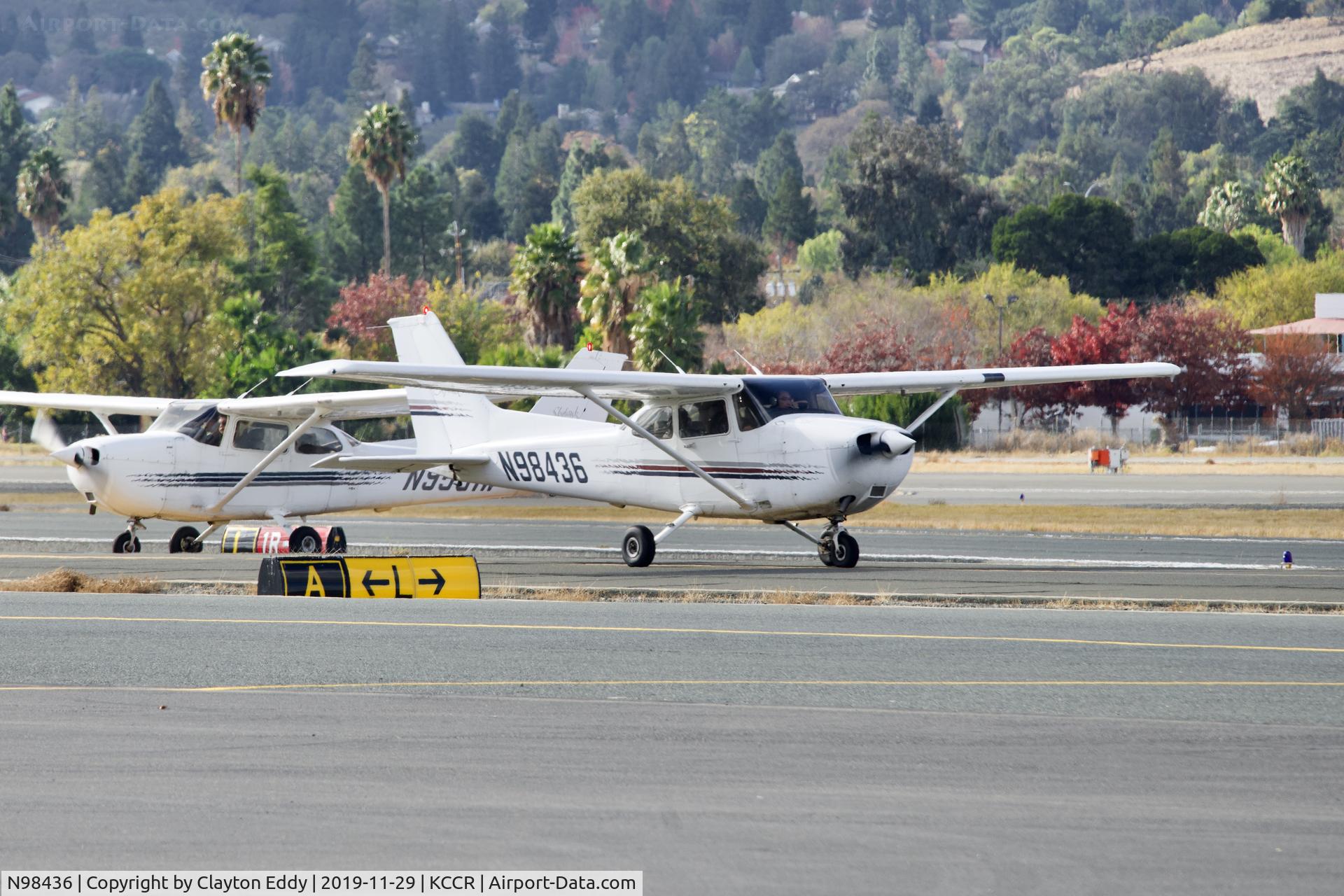 N98436, 1998 Cessna 172R C/N 17280612, Buchanan Field Concord airport 2019.