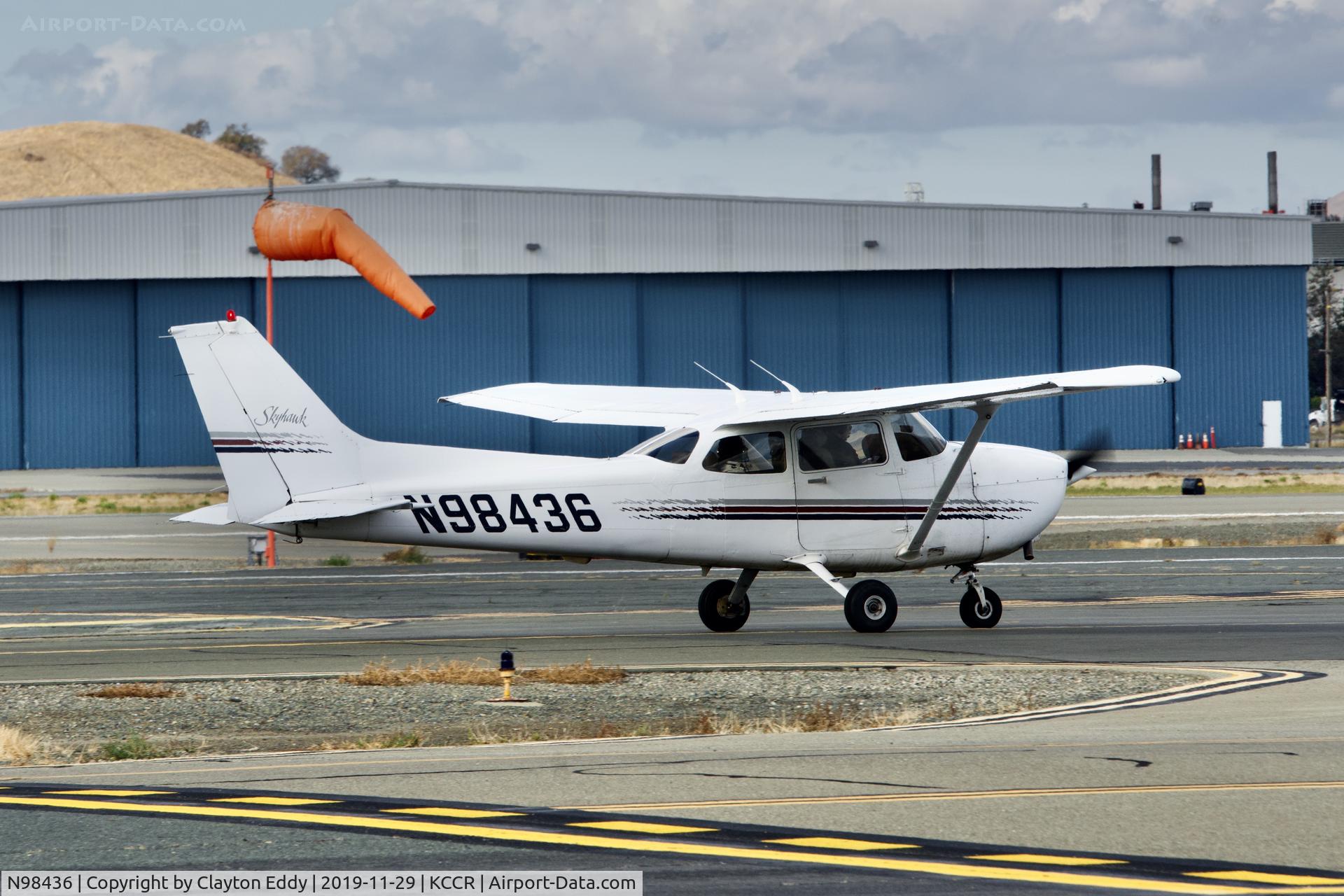 N98436, 1998 Cessna 172R C/N 17280612, Buchanan field Concord airport 2019.
