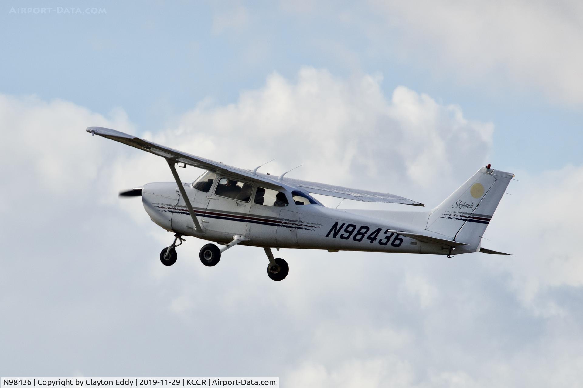 N98436, 1998 Cessna 172R C/N 17280612, Buchanan field Concord airport 2019.