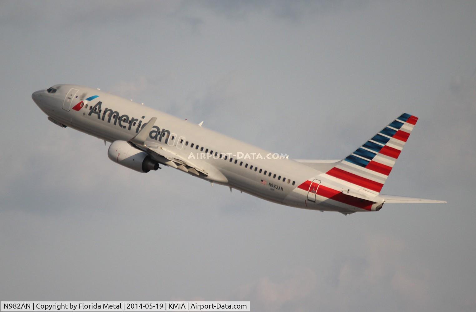 N982AN, 2009 Boeing 737-823 C/N 31067, American