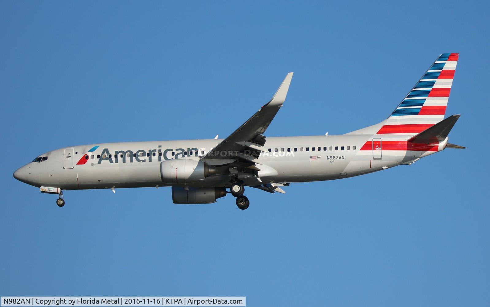 N982AN, 2009 Boeing 737-823 C/N 31067, American