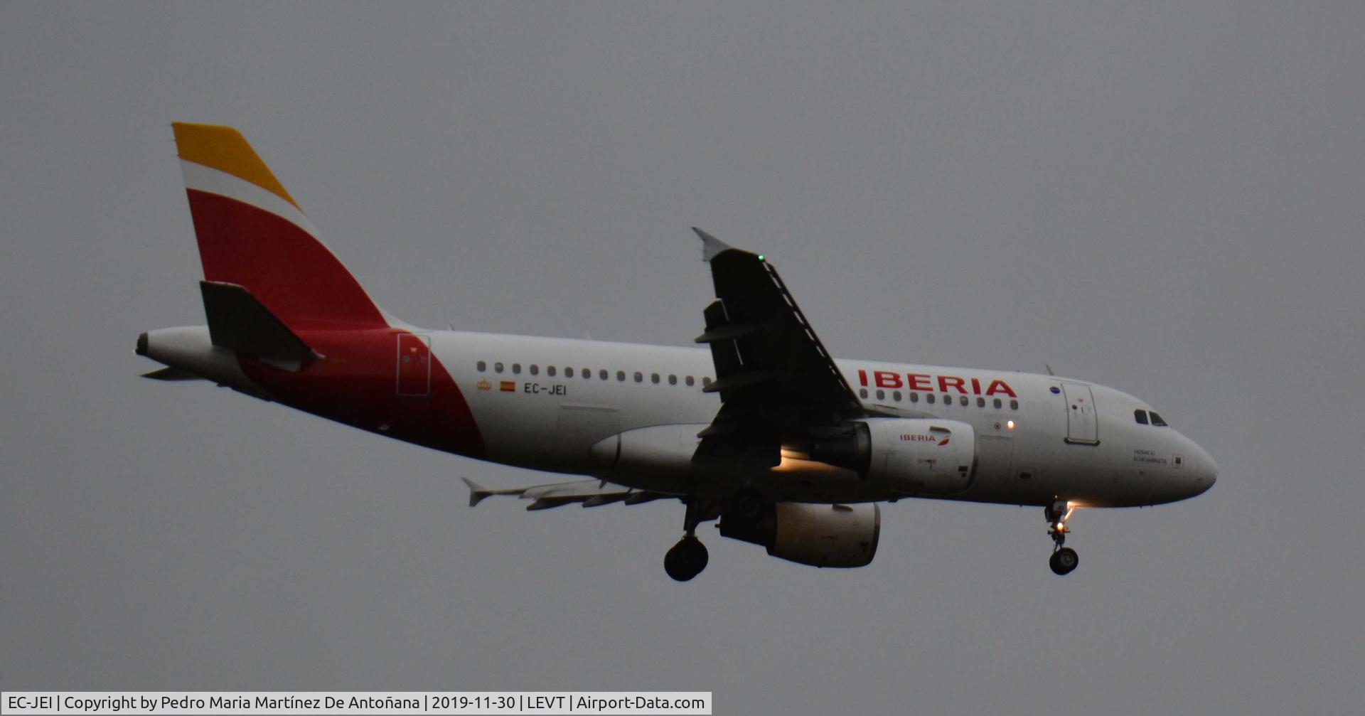 EC-JEI, 2004 Airbus A319-111 C/N 2311, Aeropuerto de Foronda - Vitoria-Gasteiz - Euskadi - España