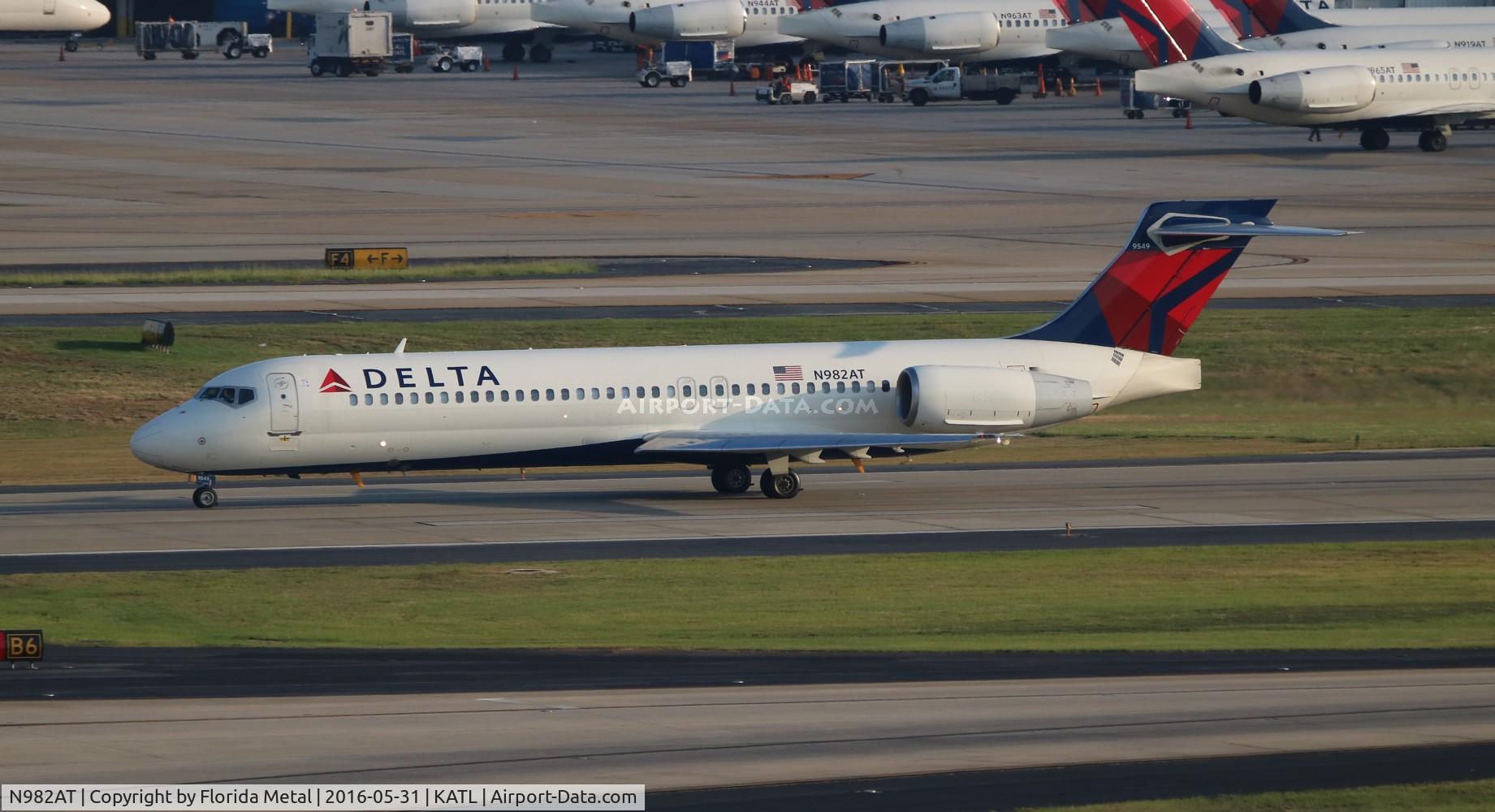 N982AT, 2002 Boeing 717-200 C/N 55041, Delta