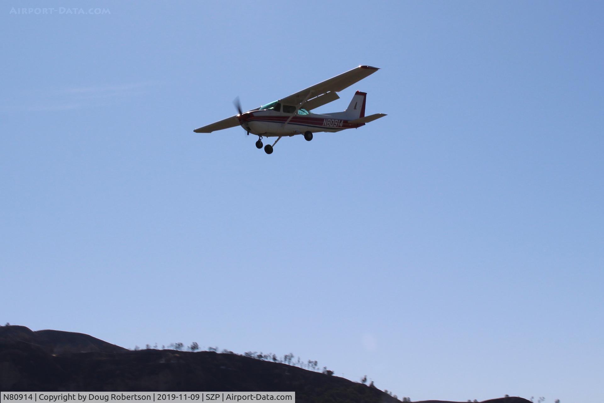 N80914, 1976 Cessna 172M C/N 17266799, 1976 Cessna 172M SKYHAWK, Lycoming O-320-E2D 150 Hp, on final Rwy 04