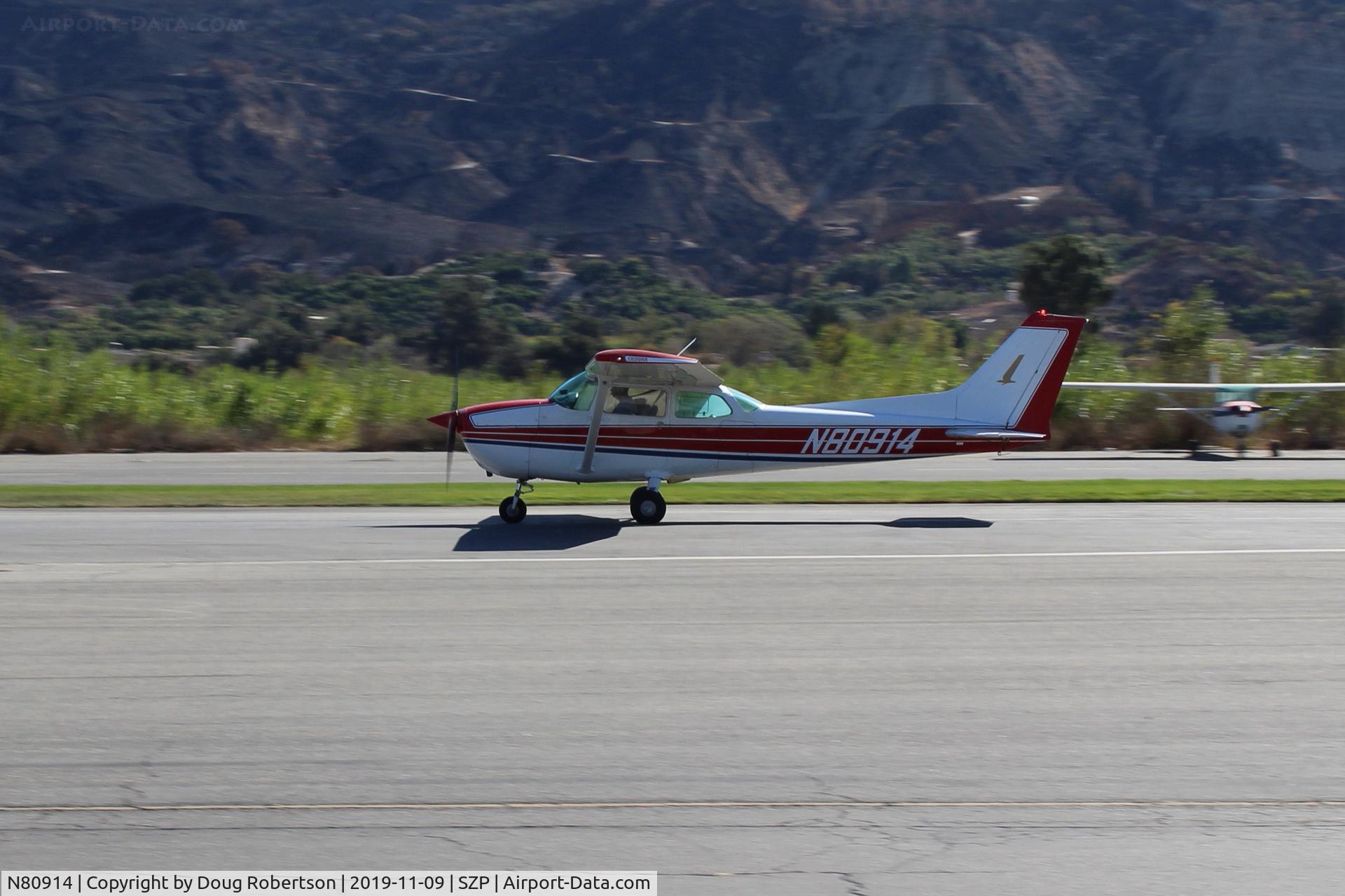 N80914, 1976 Cessna 172M C/N 17266799, 1976 Cessna 172M SKYHAWK, Lycoming O-320-E2D 150 Hp, landing roll Rwy 04