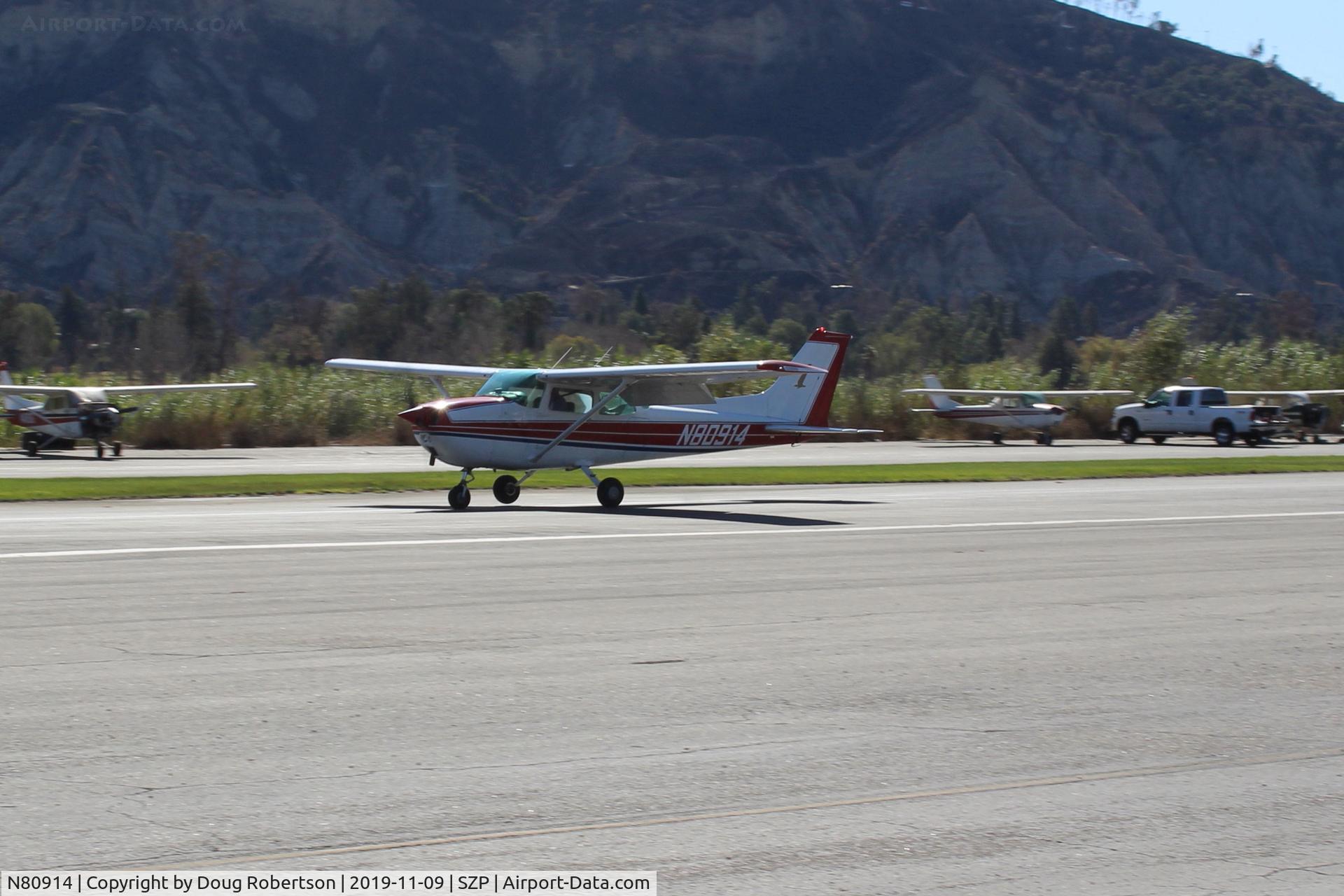 N80914, 1976 Cessna 172M C/N 17266799, 1976 Cessna 172M SKYHAWK, LYcoming O-320-E2D 150 Hp, landing roll Rwy 04