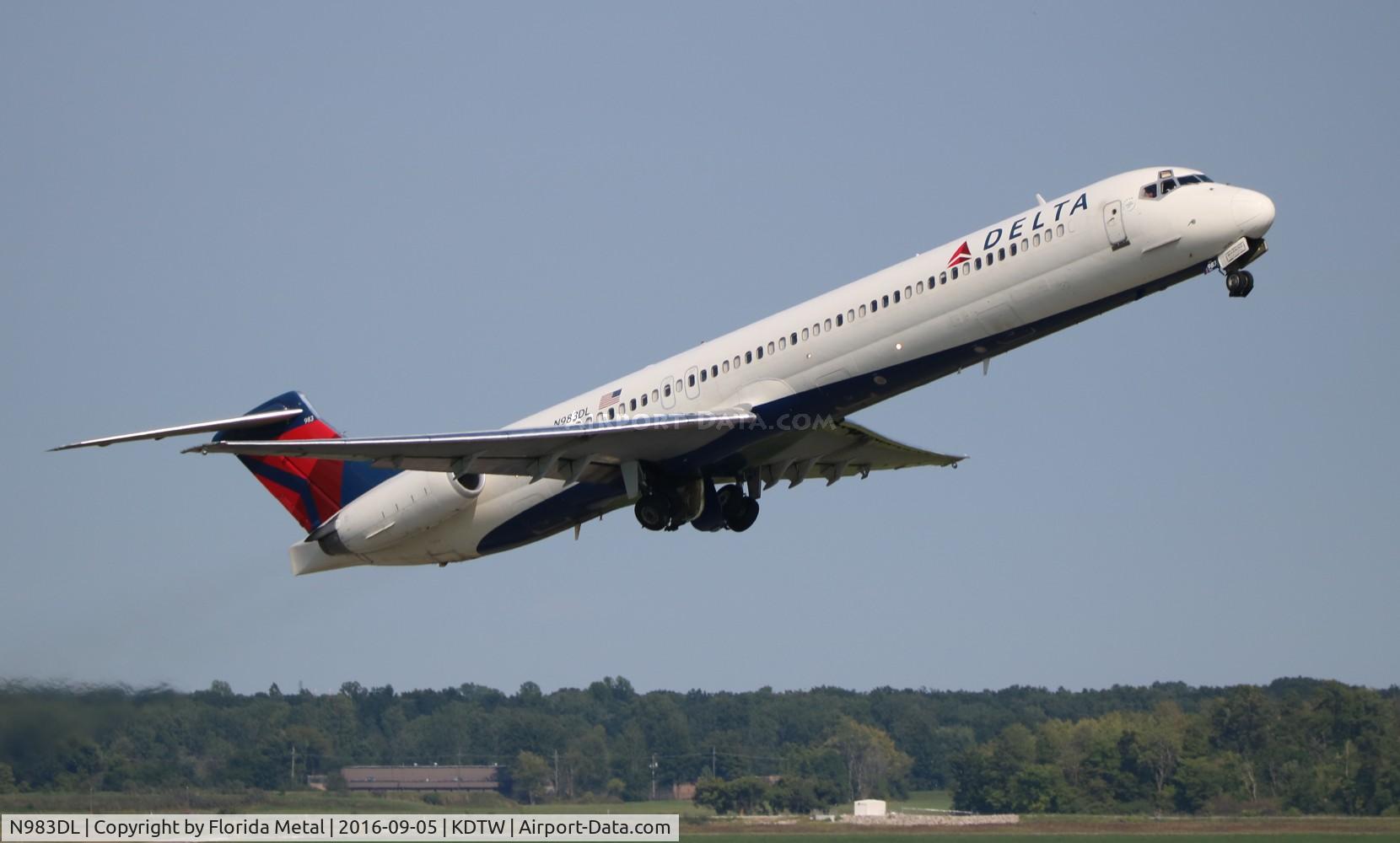 N983DL, 1991 McDonnell Douglas MD-88 C/N 53274, Delta