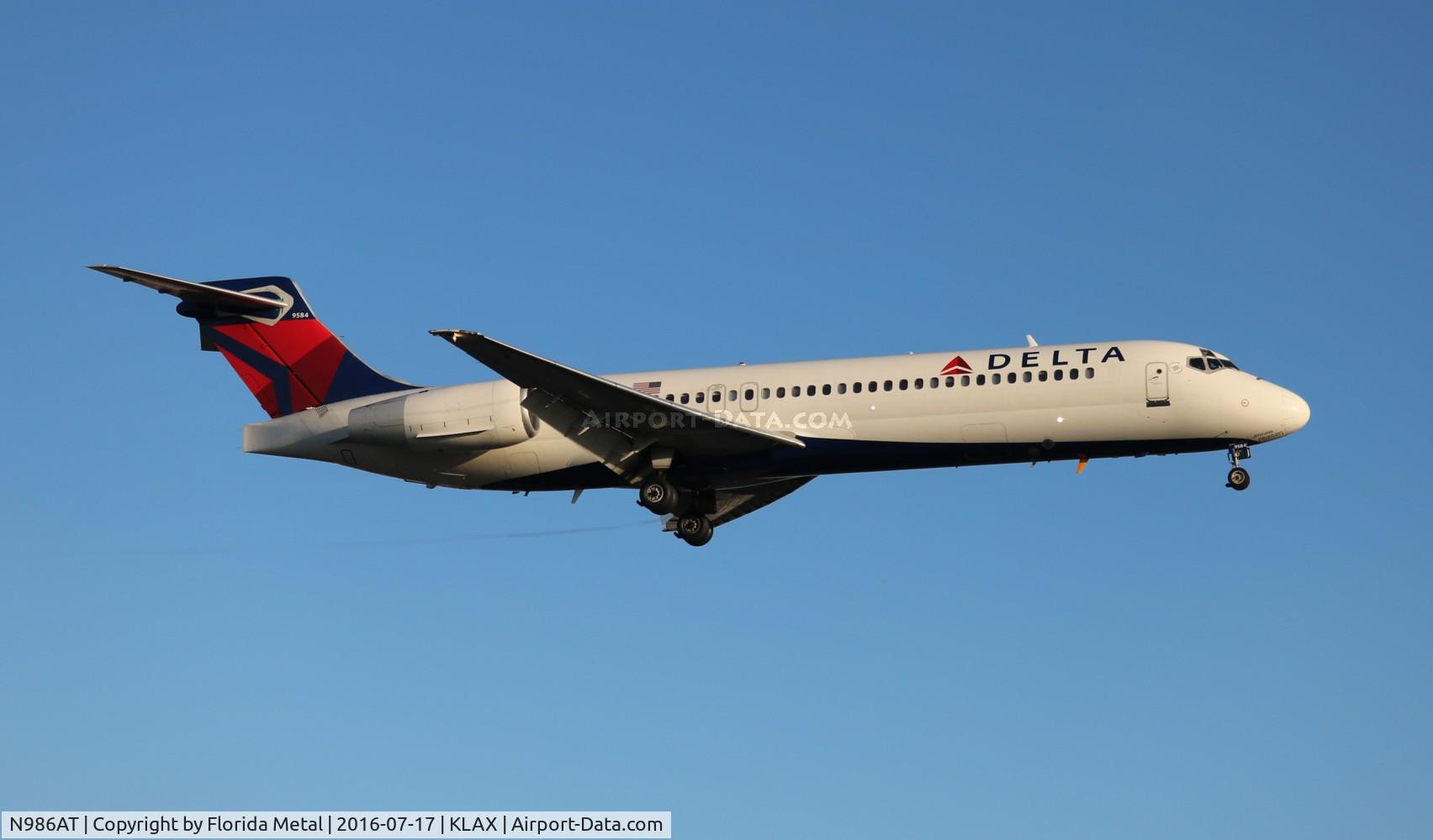 N986AT, 2001 Boeing 717-200 C/N 55089, Delta
