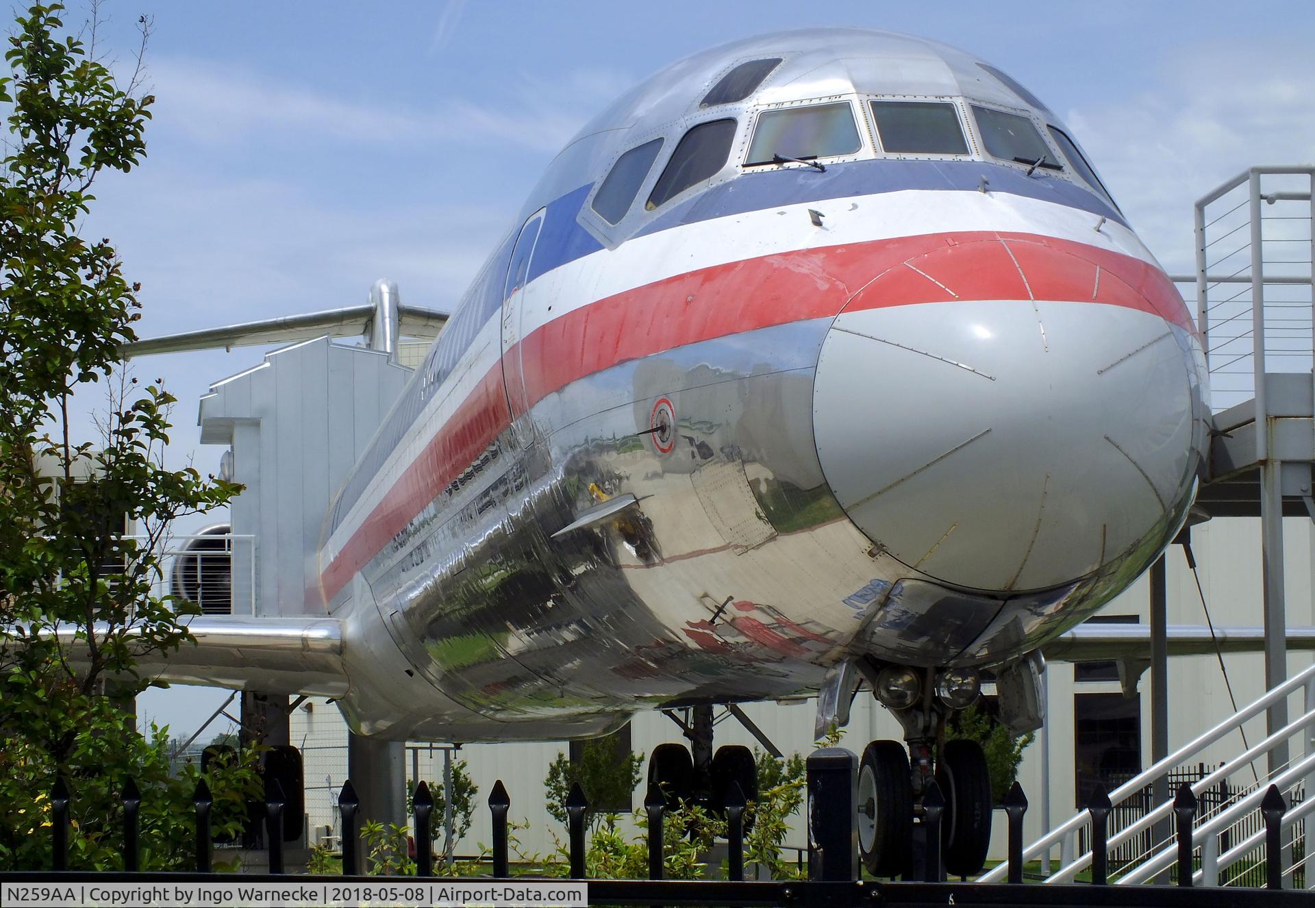 N259AA, 1985 McDonnell Douglas MD-82 (DC-9-82) C/N 49289, McDonnell Douglas MD-82 (DC-9-82) at the Tulsa Air and Space Museum, Tulsa OK