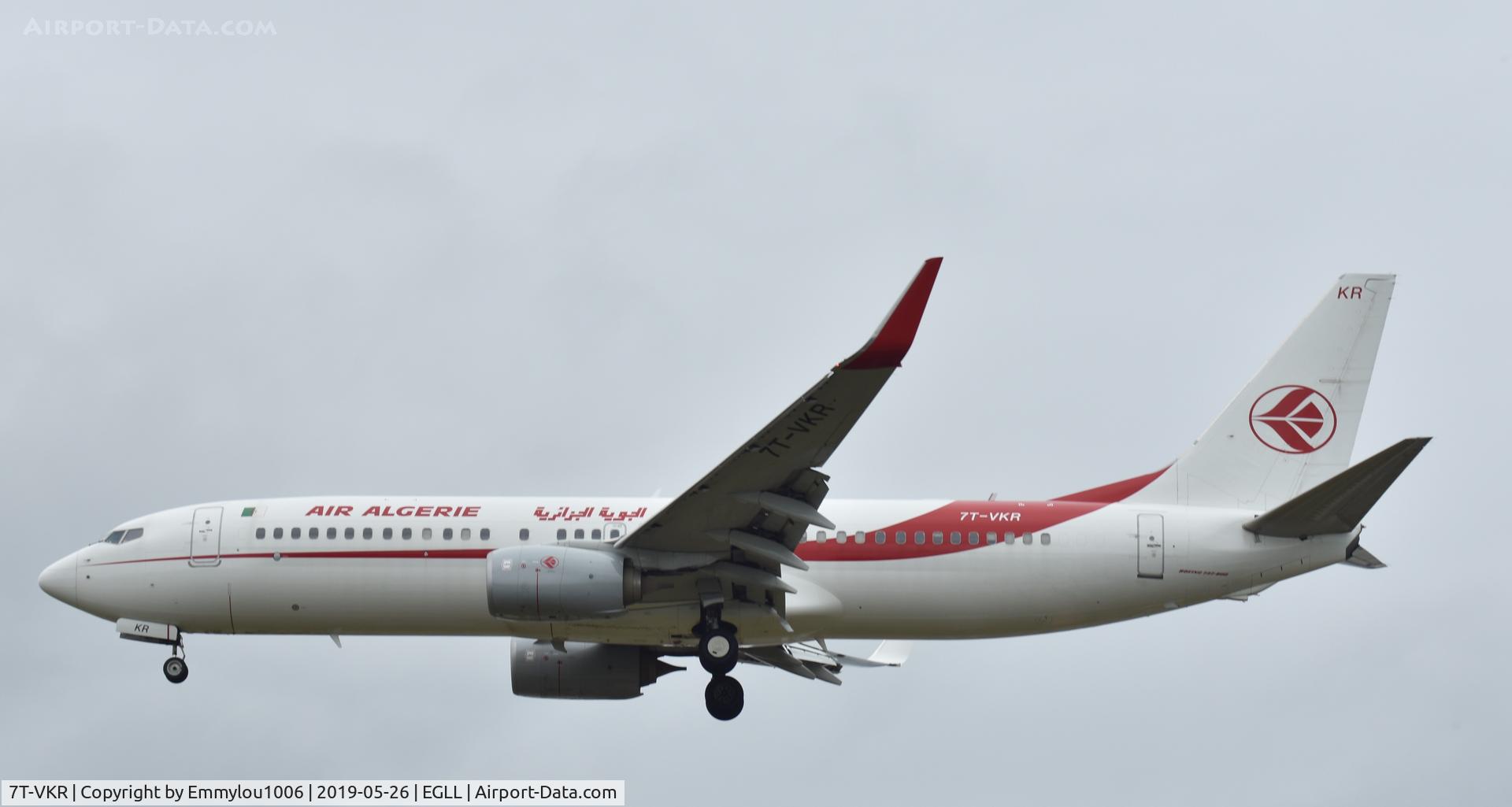 7T-VKR, 2016 Boeing 737-8D6 C/N 60754, STANDING ON THE END OF LHR RUNWAY