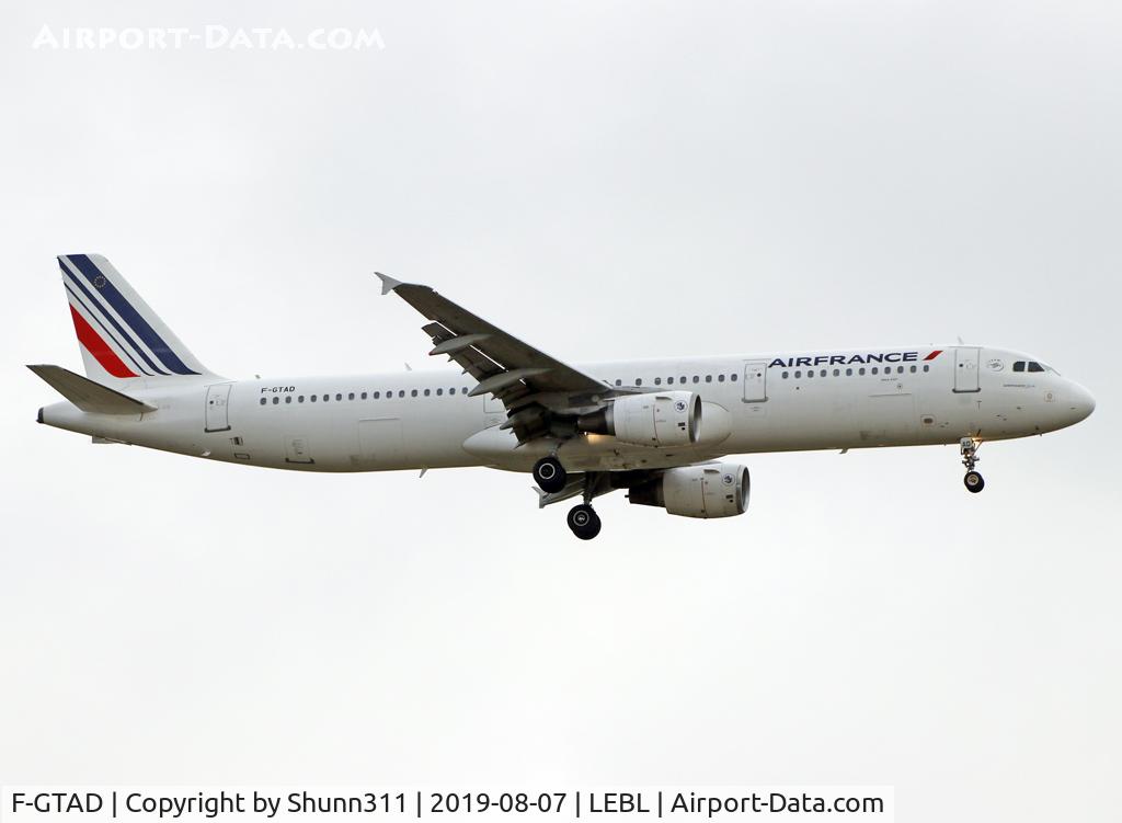 F-GTAD, 1998 Airbus A321-211 C/N 0777, Landing rwy 07L in modified new c/s