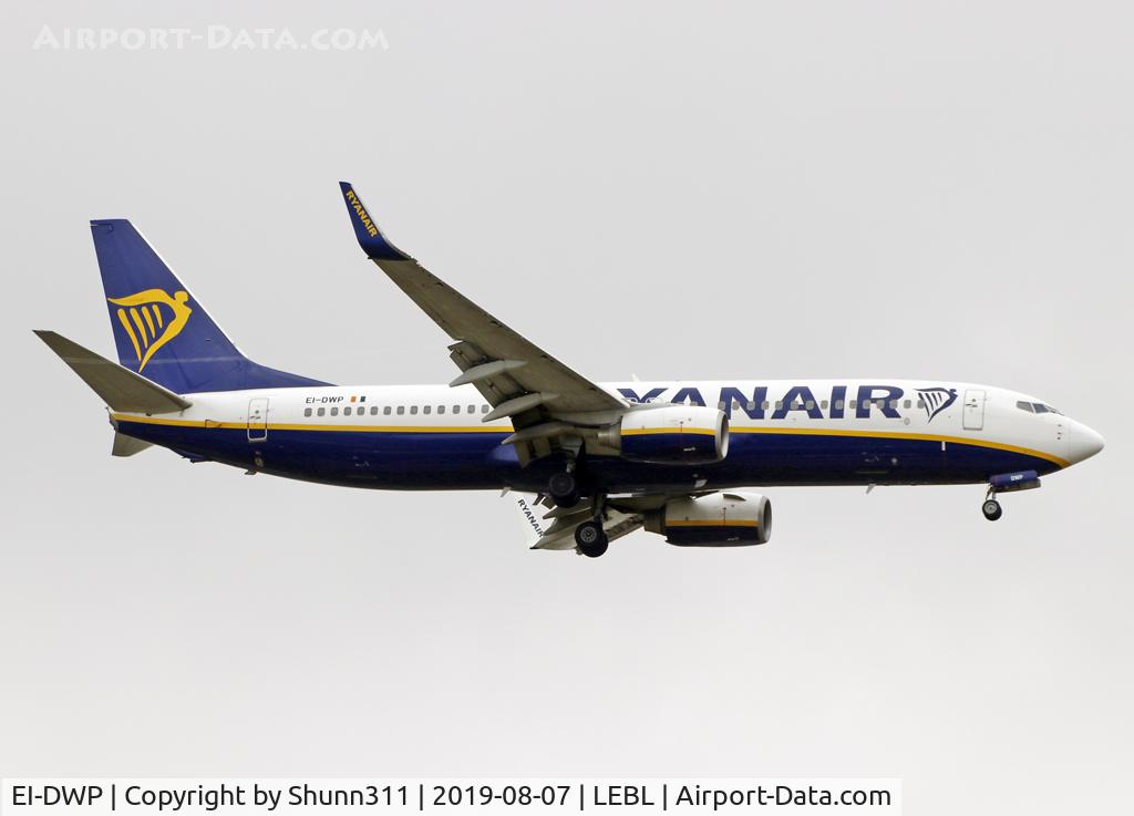 EI-DWP, 2007 Boeing 737-8AS C/N 36082, Landing rwy 07L