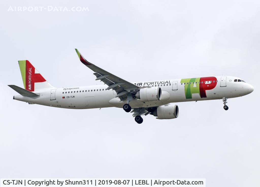 CS-TJN, 2018 Airbus A321-251N C/N 8318, Landing rwy 07L