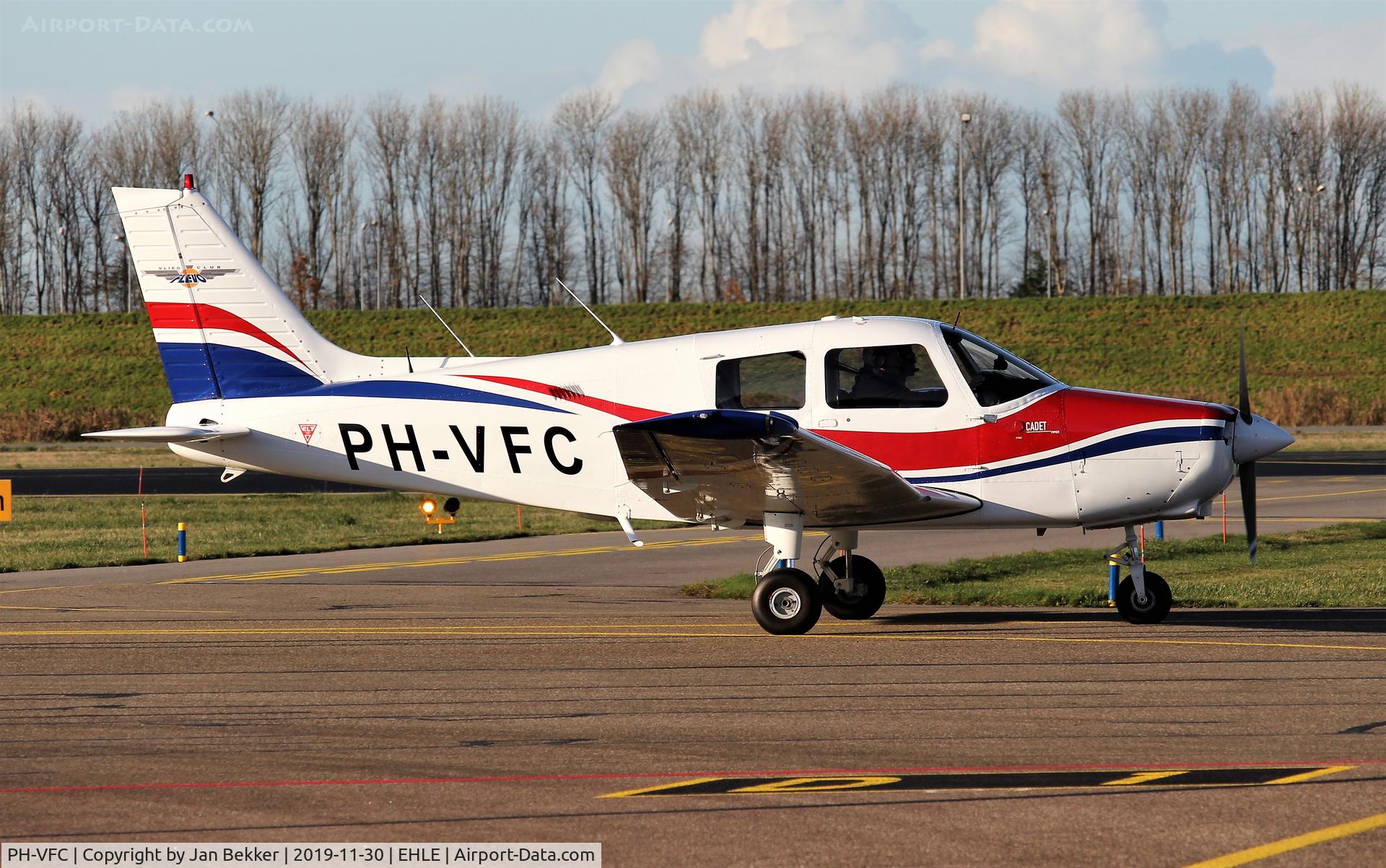 PH-VFC, 1989 Piper PA-28-161 C/N 2841314, Lelystad Airport