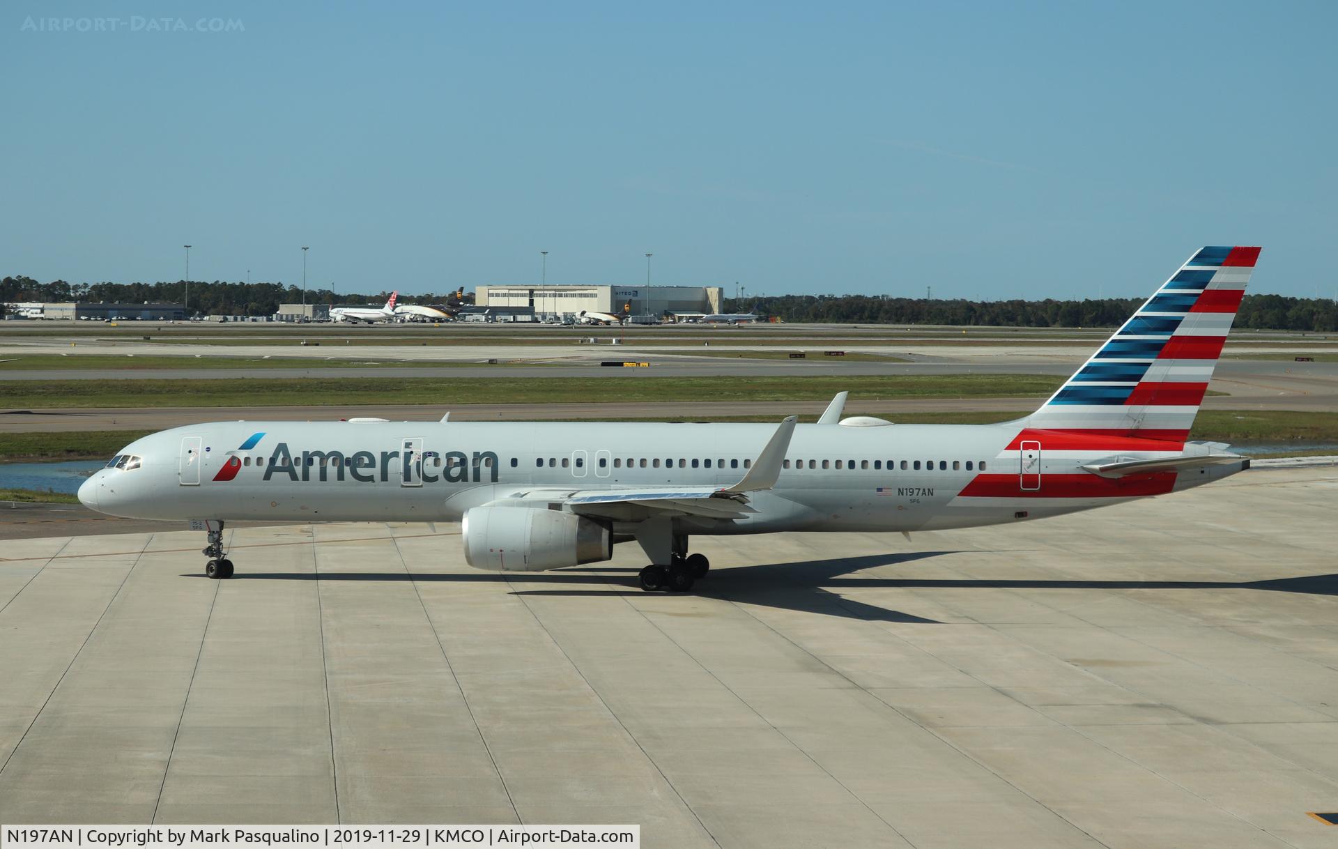 N197AN, 2001 Boeing 757-223 C/N 32391/988, Boeing 757-223