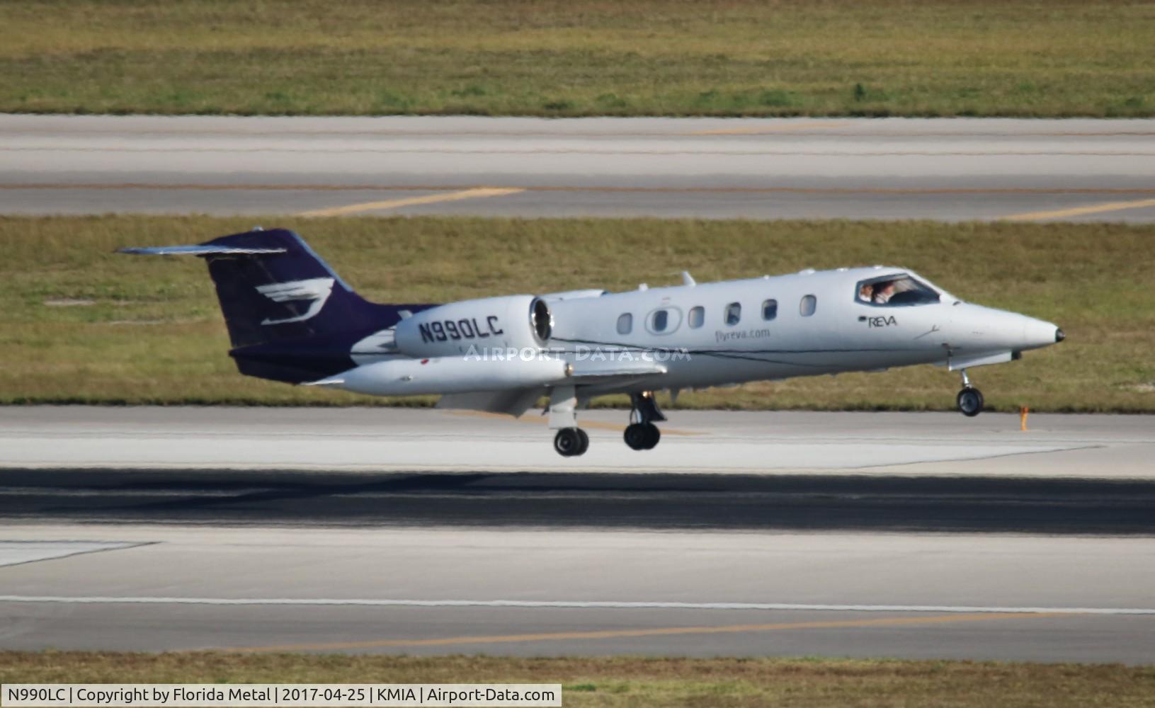N990LC, 1982 Gates Learjet 35A C/N 483, Lear 35A