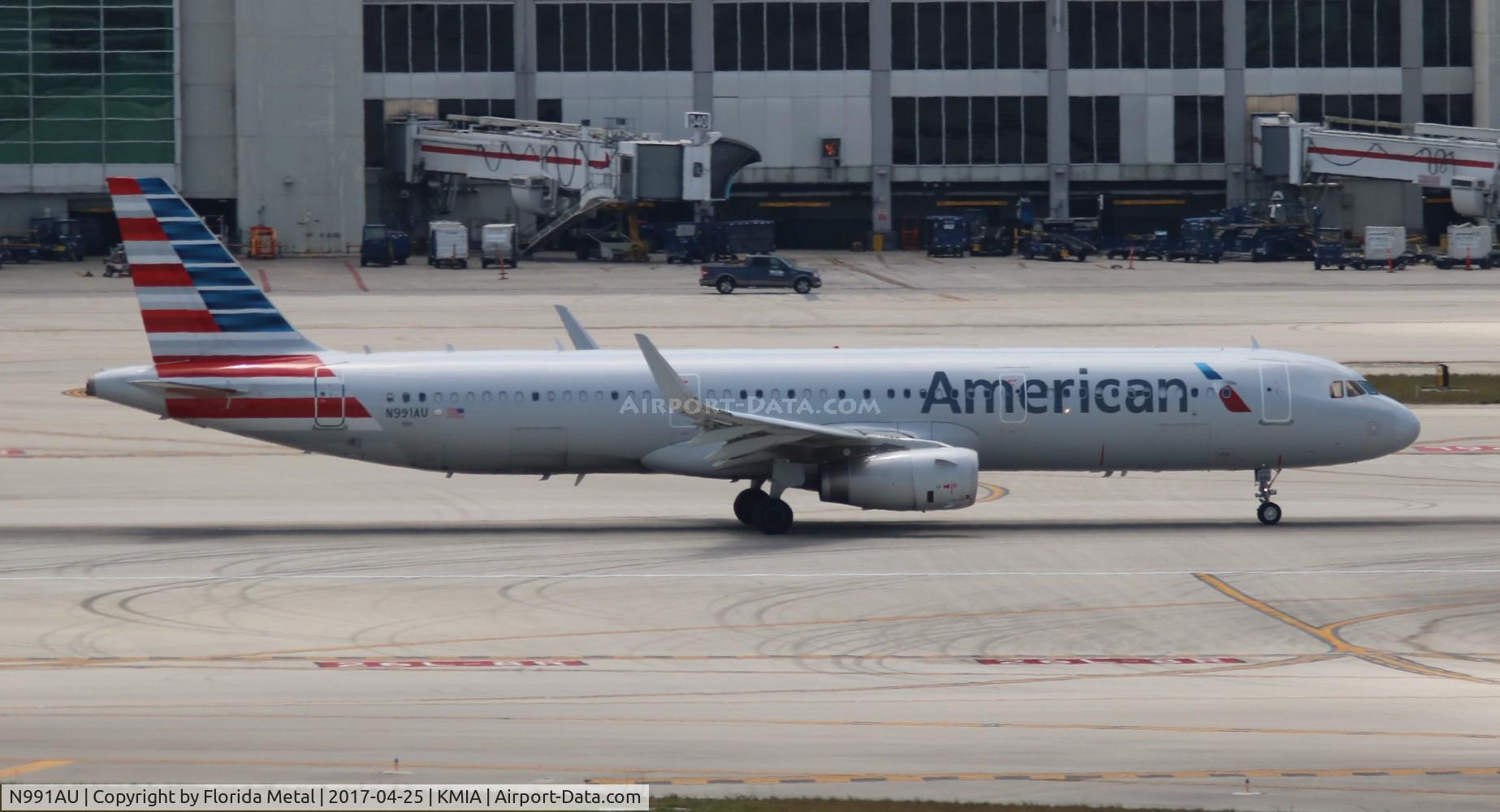 N991AU, 2016 Airbus A321-231 C/N 7131, American
