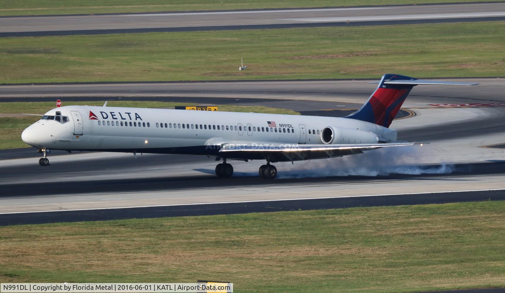 N991DL, 1991 McDonnell Douglas MD-88 C/N 53343, Delta