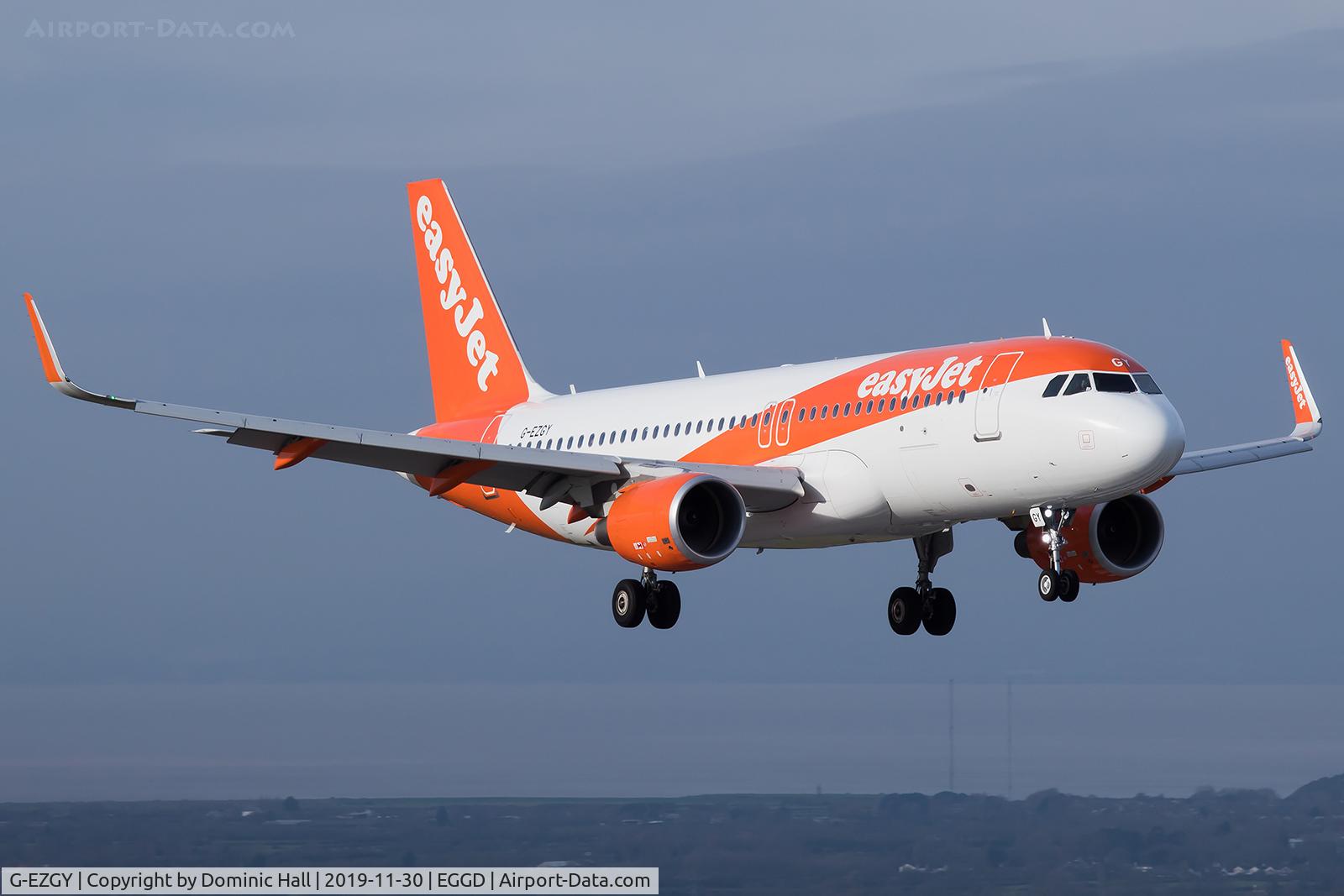 G-EZGY, 2018 Airbus A320-214 C/N 8385, Landing RWY 09