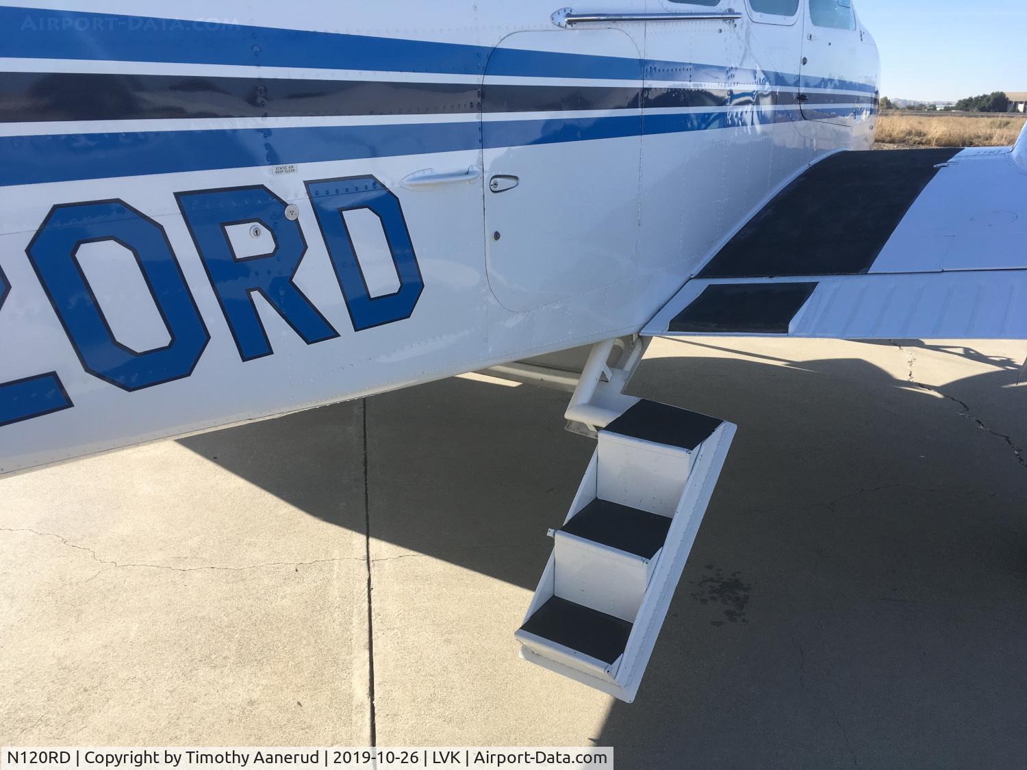 N120RD, 1956 Beech D50 Twin Bonanza C/N DH-89, 1956 Beech D50, c/n: DH-89, retractable stair case