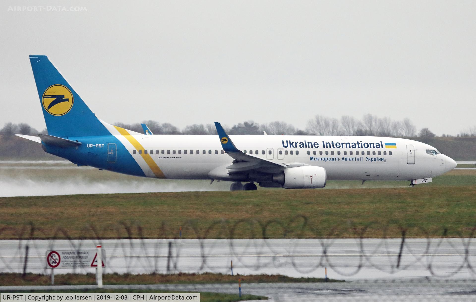 UR-PST, 2009 Boeing 737-8AS C/N 37534, Copenhagen 3.12.2019