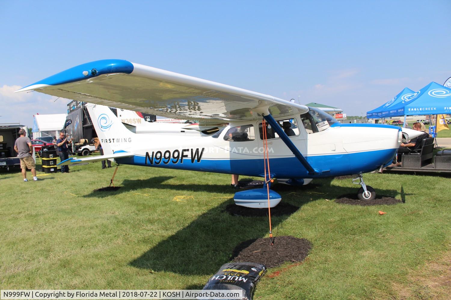 N999FW, 1999 Cessna 172S C/N 172S8260, Cessna 172S at OSH