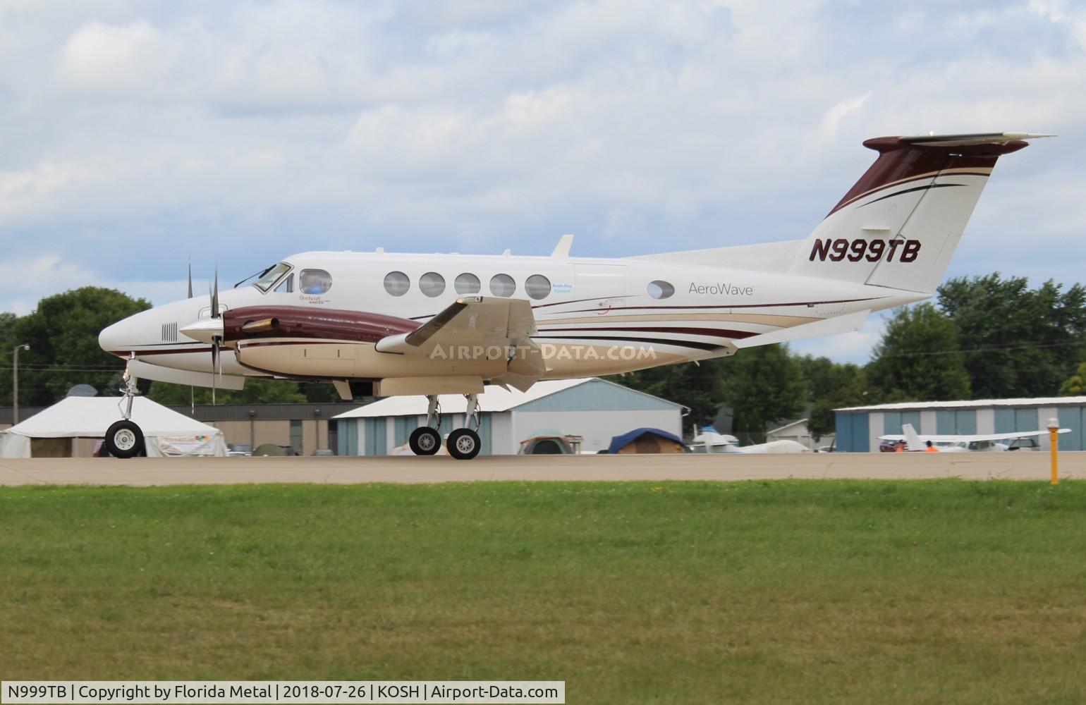N999TB, 2001 Raytheon B200 King Air C/N BB-1738, King air at OSH