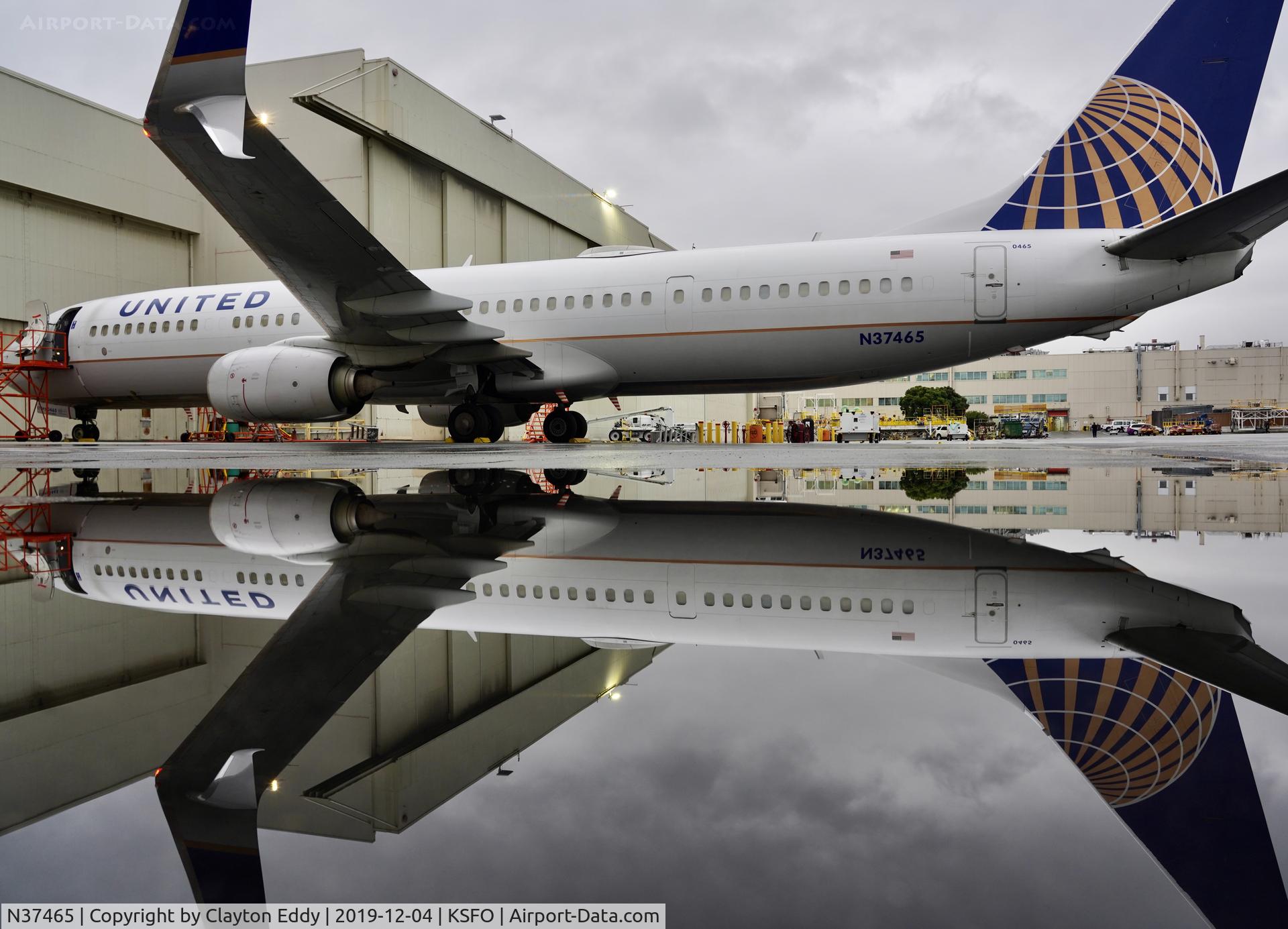 N37465, 2012 Boeing 737-924/ER C/N 36599, SFO 2019.