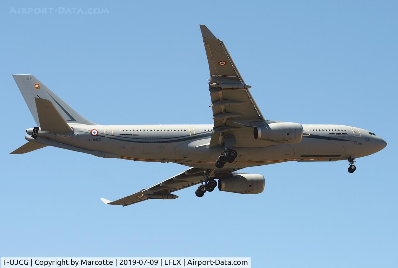 F-UJCG, 2016 Airbus A330-200MRTT C/N 1735, Short final runway 03.