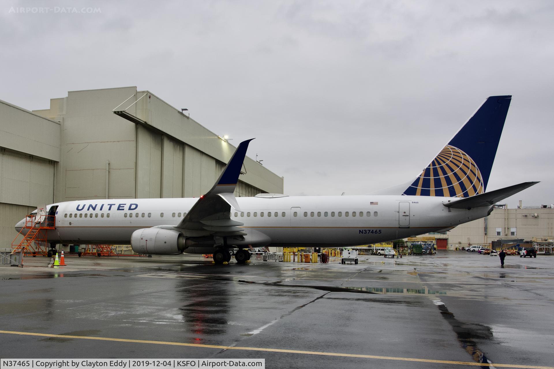 N37465, 2012 Boeing 737-924/ER C/N 36599, SFO 2019.