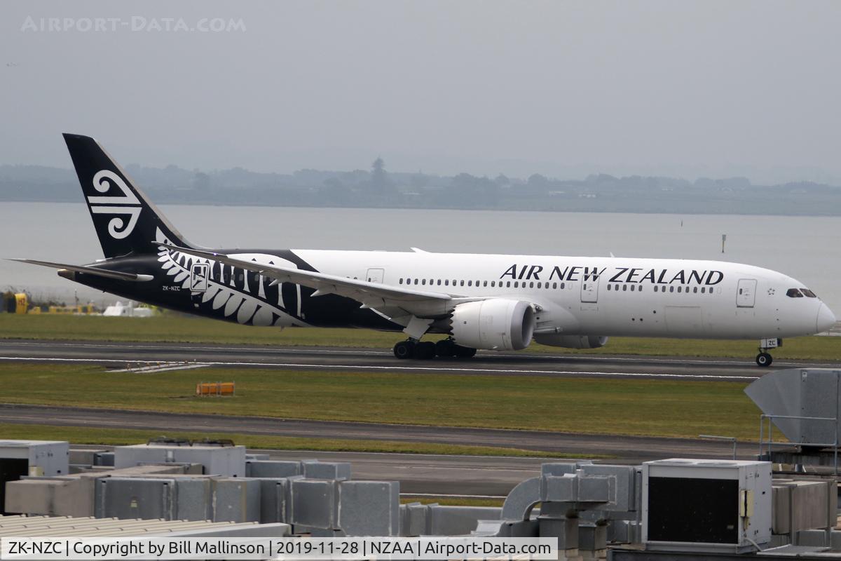 ZK-NZC, 2013 Boeing 787-9 Dreamliner C/N 41988, off to MEL