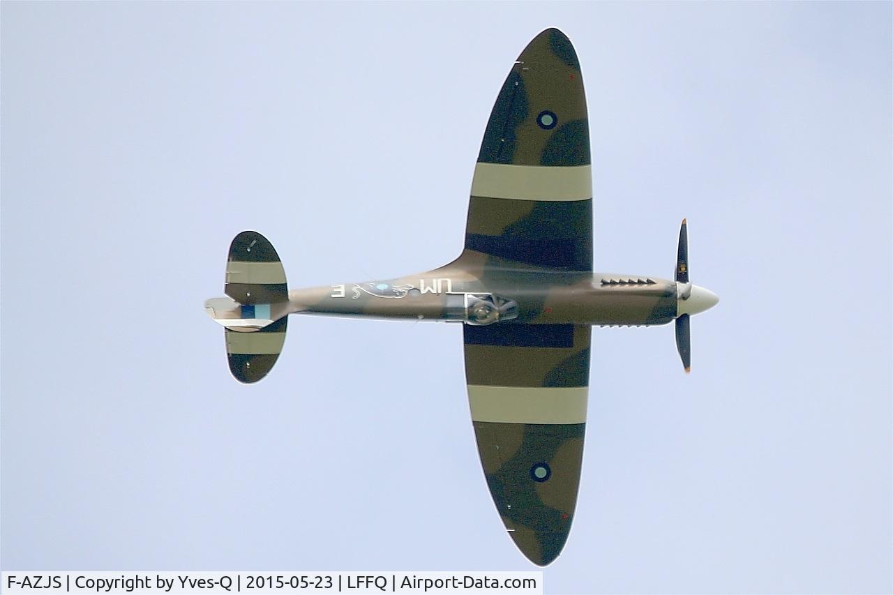 F-AZJS, 1944 Supermarine 389 Spitfire PR.XIX C/N 6S/585110, Supermarine 389 Spitfire PR.XIX, On display, La Ferté-Alais airfield (LFFQ) Air show 2015