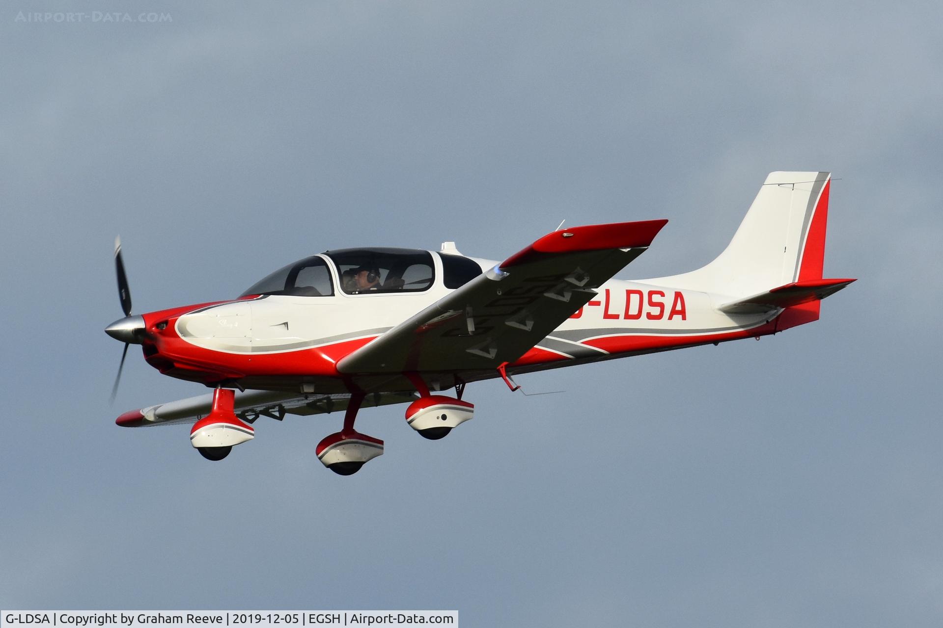G-LDSA, 2016 The Airplane Factory Sling 4 C/N LAA 400-15412, Landing at Norwich.