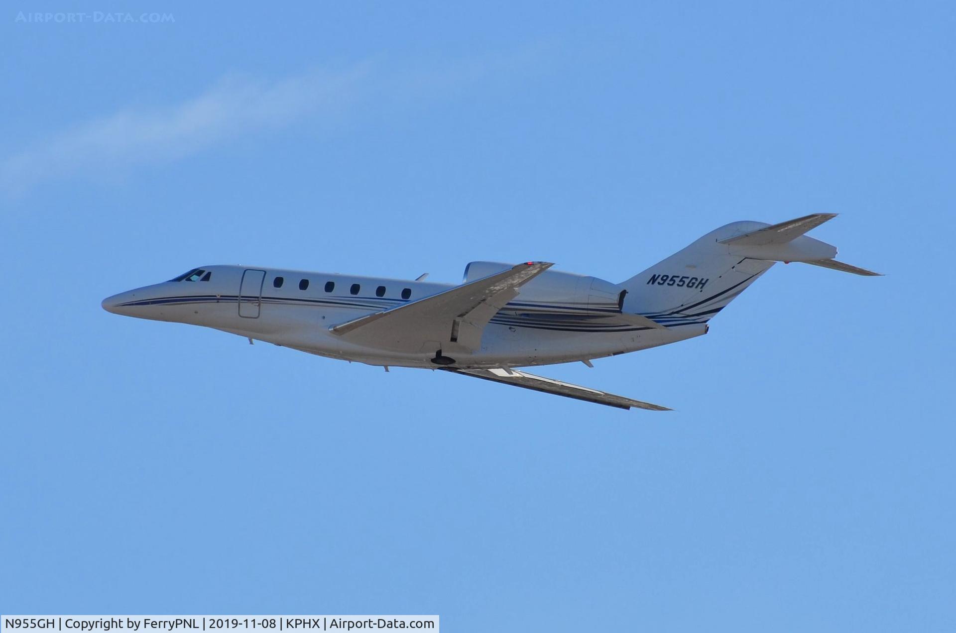 N955GH, 2000 Cessna 750 Citation X Citation X C/N 750-0106, La Muse Partners Ce750 taking-off