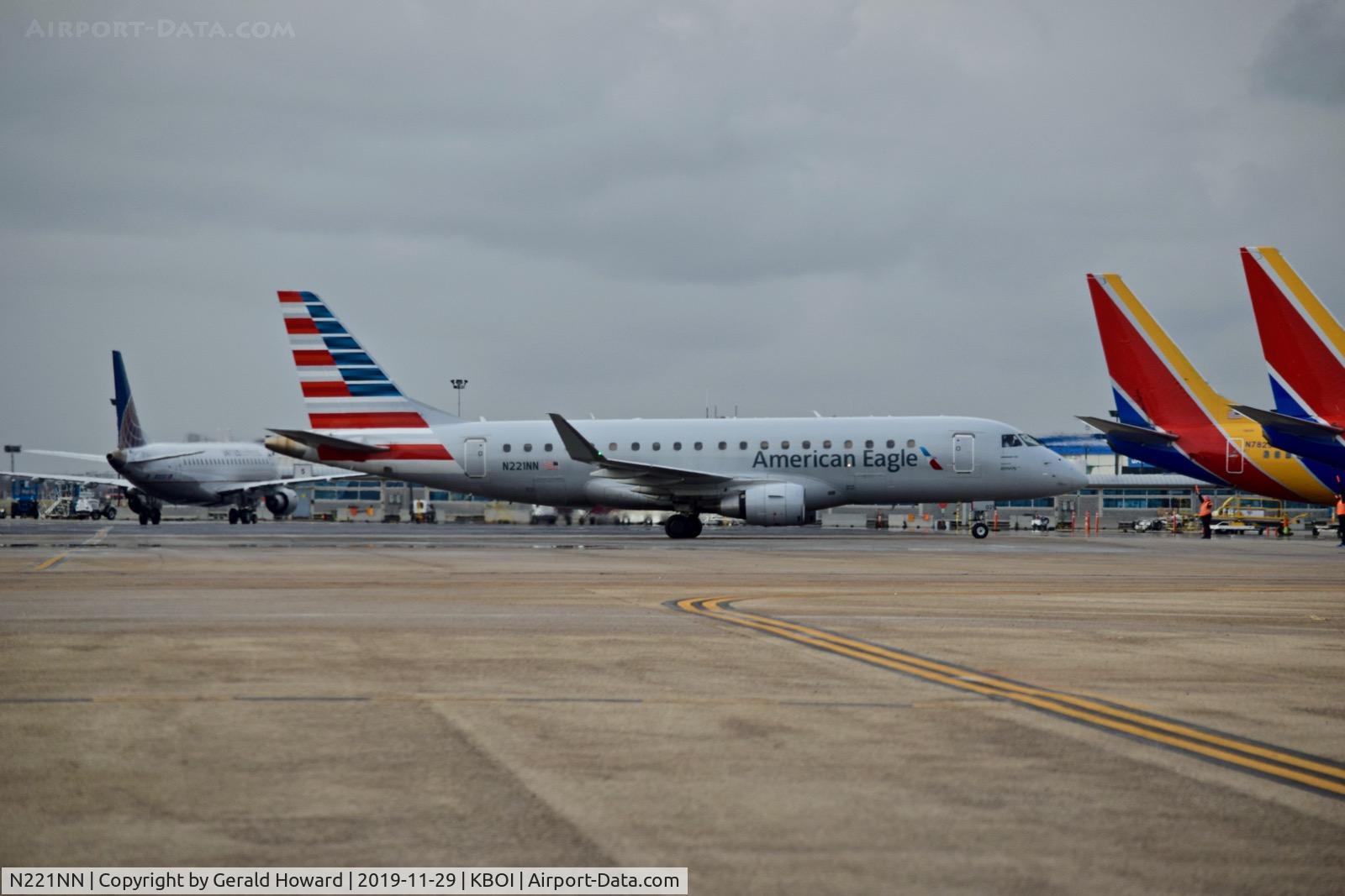 N221NN, 2015 Embraer 175LR (ERJ-170-200LR) C/N 17000525, Taxiing to the gate.
