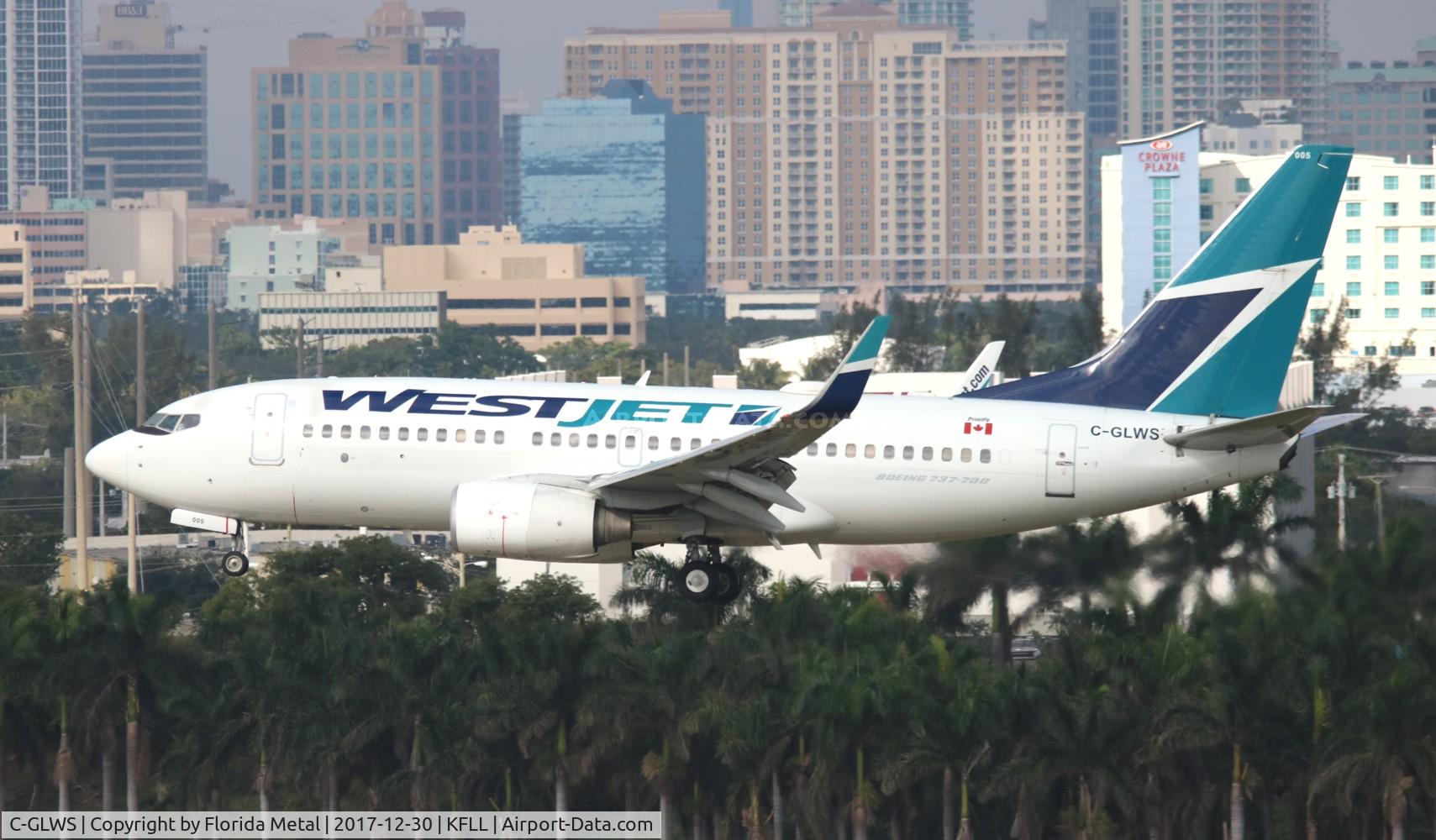 C-GLWS, 2001 Boeing 737-76N C/N 32581, FLL spotting