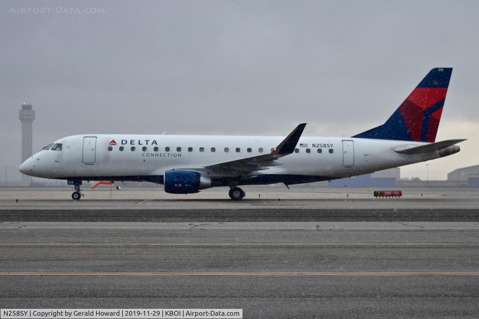 N258SY, 2017 Embraer 175LR (ERJ-170-200LR) C/N 17000655, Taho off run on RWY 10L.