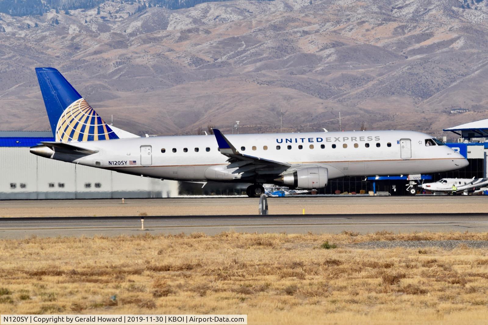 N120SY, 2014 Embraer 175LR (ERJ-170-200LR) C/N 17000425, Take off on 10L.