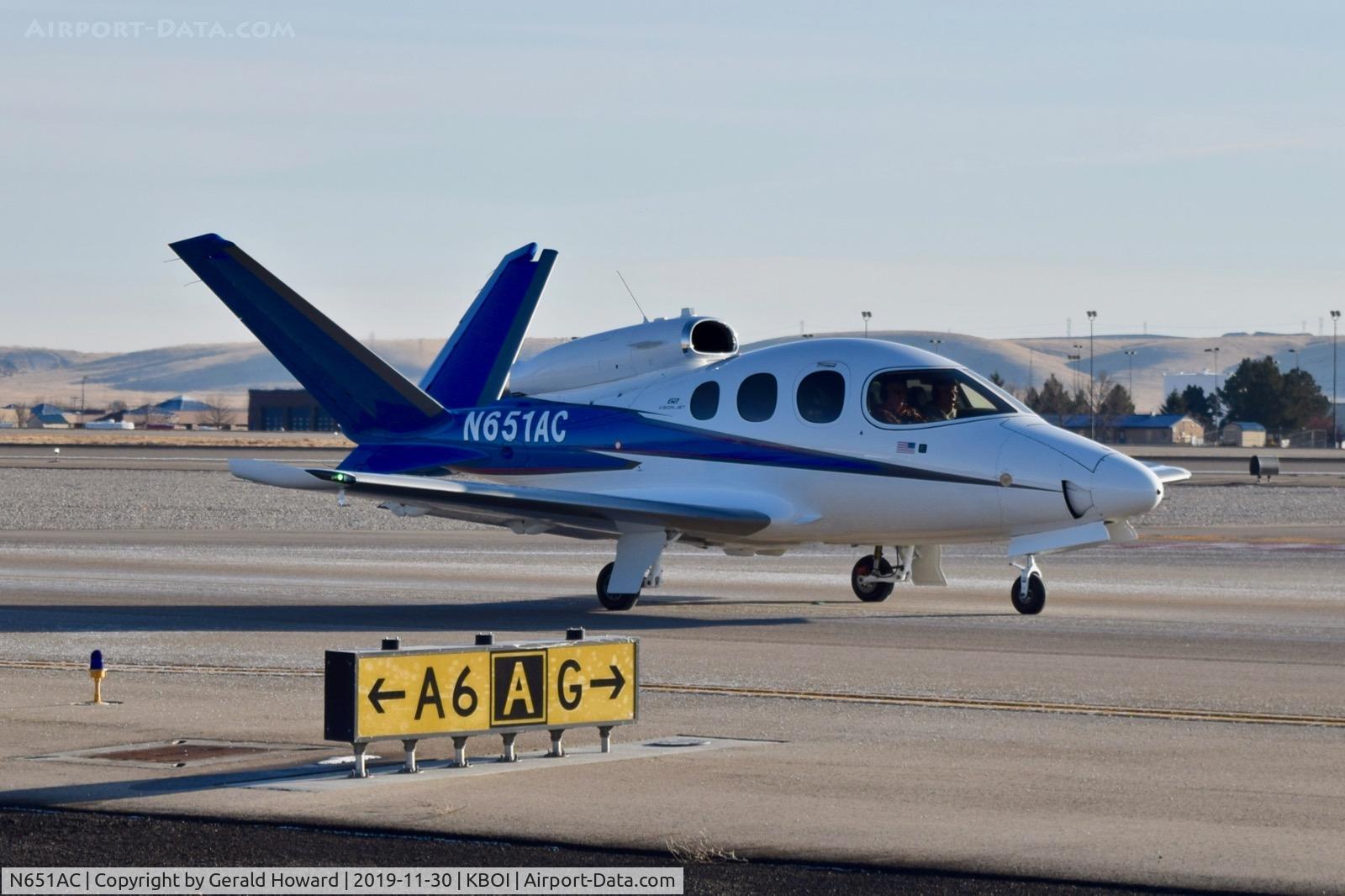 N651AC, 2019 Cirrus SF50 Vision C/N 0153, Taxiing on Alpha.