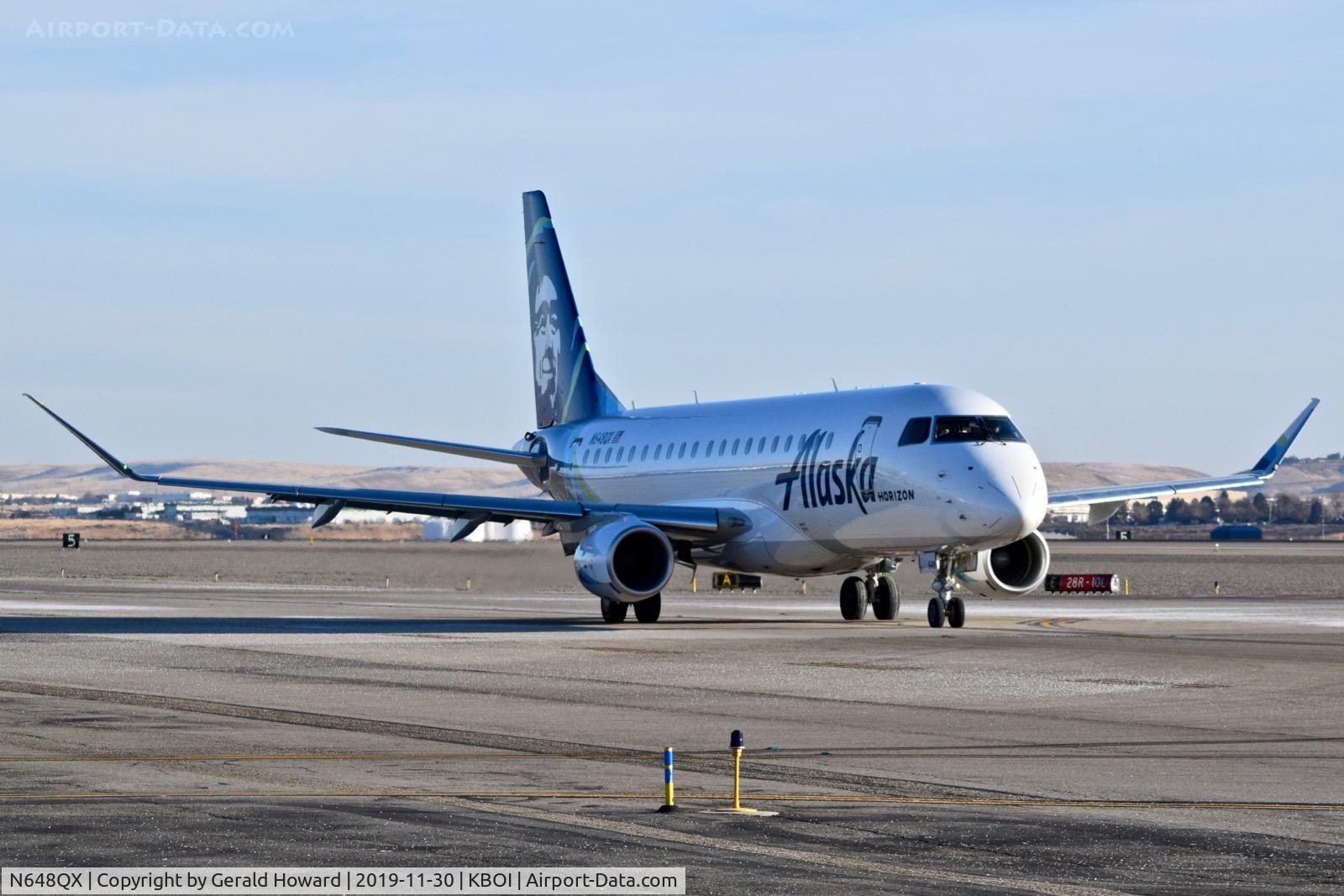 N648QX, 2019 Embraer ERJ-175 (ERJ-170-200LR) C/N 17000789, taxiing on Alpha.