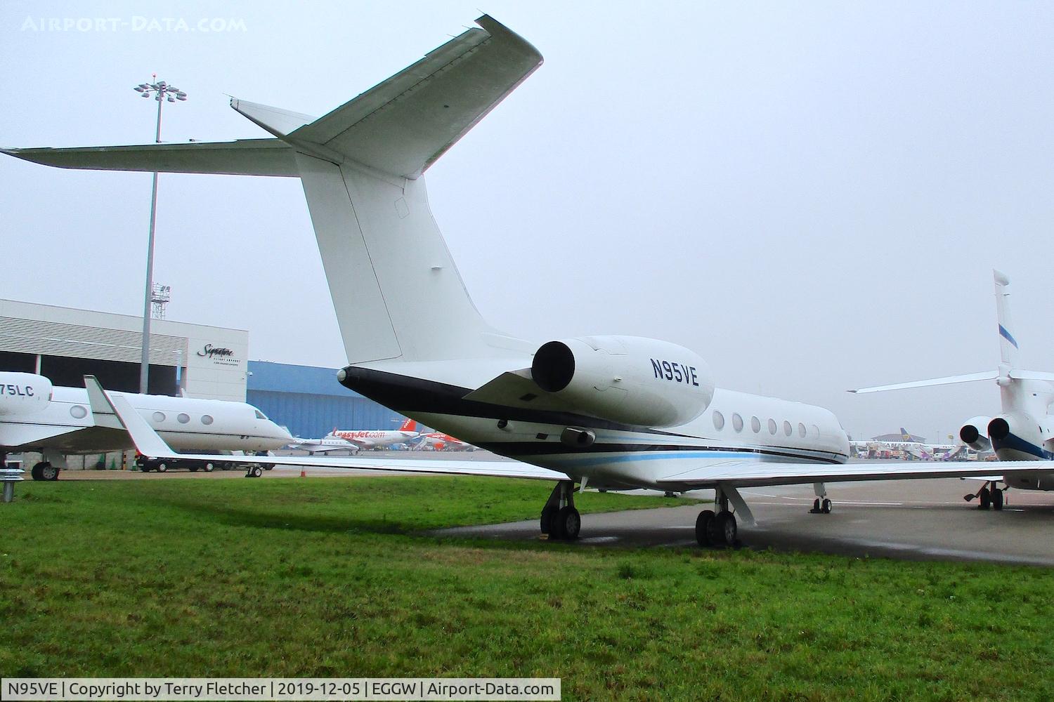 N95VE, 2003 Gulfstream Aerospace GV-SP (G550) C/N 5025, at Luton