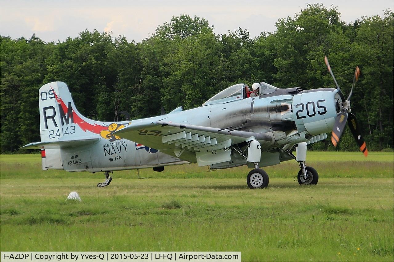 F-AZDP, Douglas AD-4N Skyraider C/N 7449, Douglas AD-4NA Skyraider, Taxiing to parking area, La Ferté-Alais airfield (LFFQ) Airshow 2015