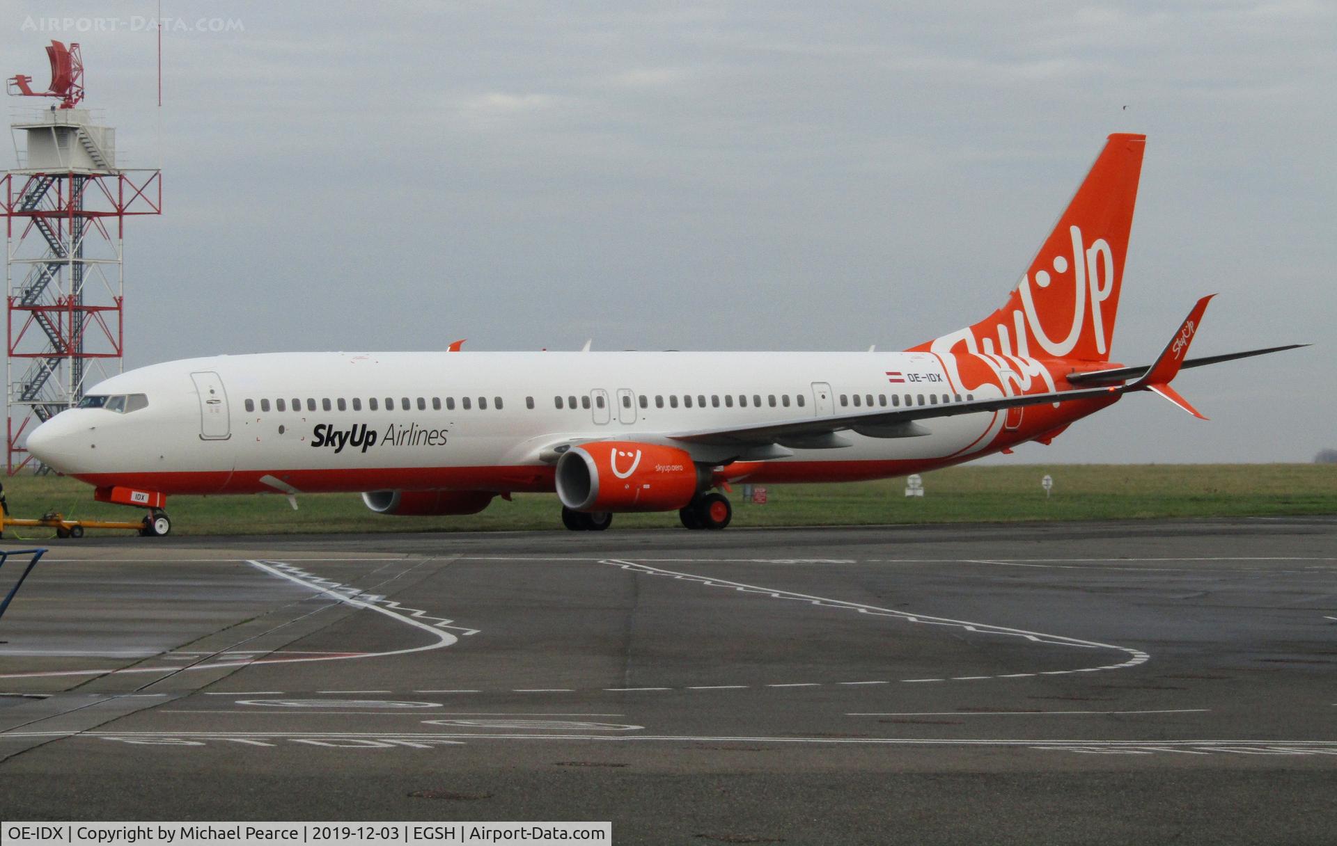 OE-IDX, Boeing 737-900/ER C/N 35225, Departing to Lasham (QLA) following respray by Air Livery.