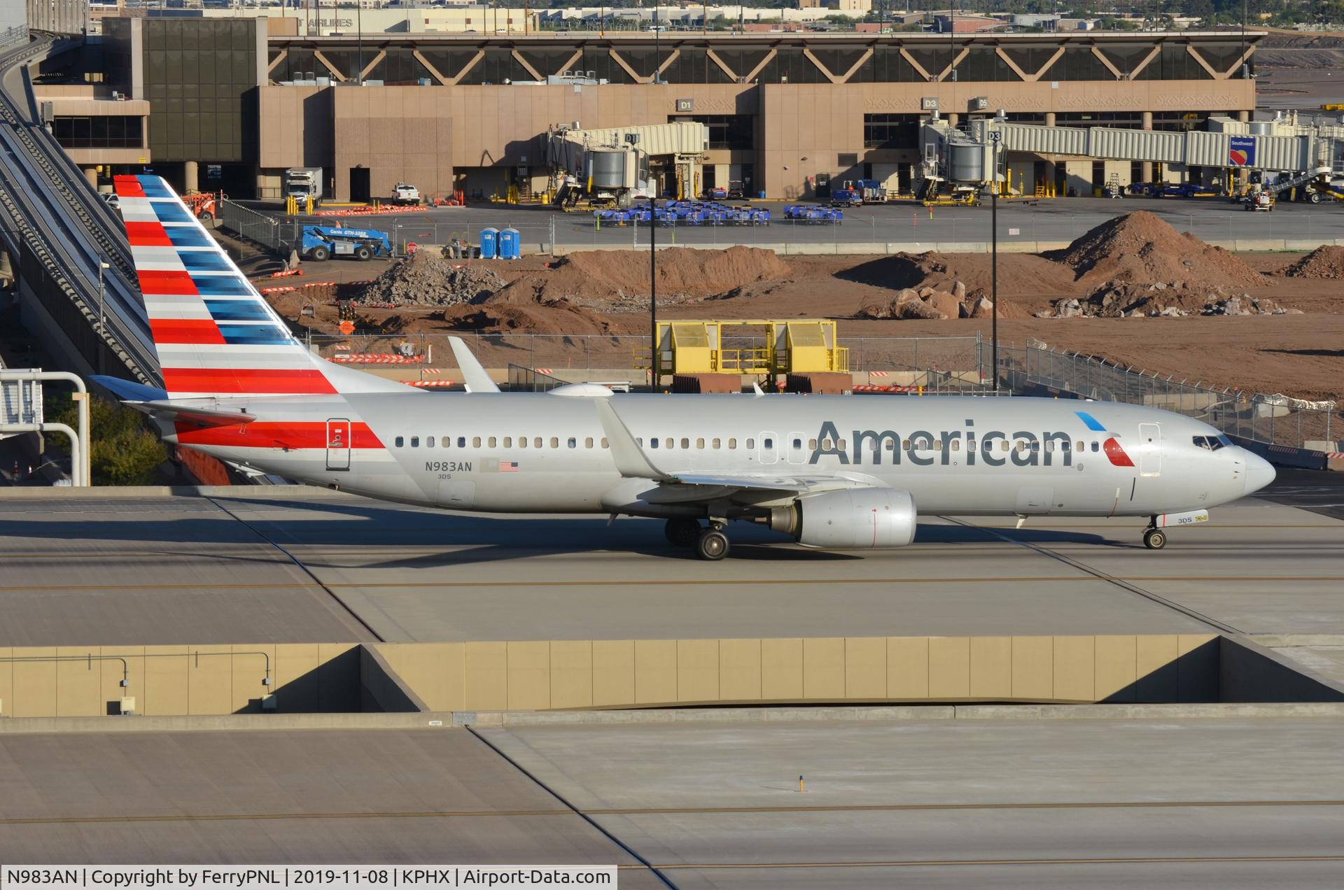 N983NN, 2015 Boeing 737-823 C/N 3337, American Airlines B738 taxying out