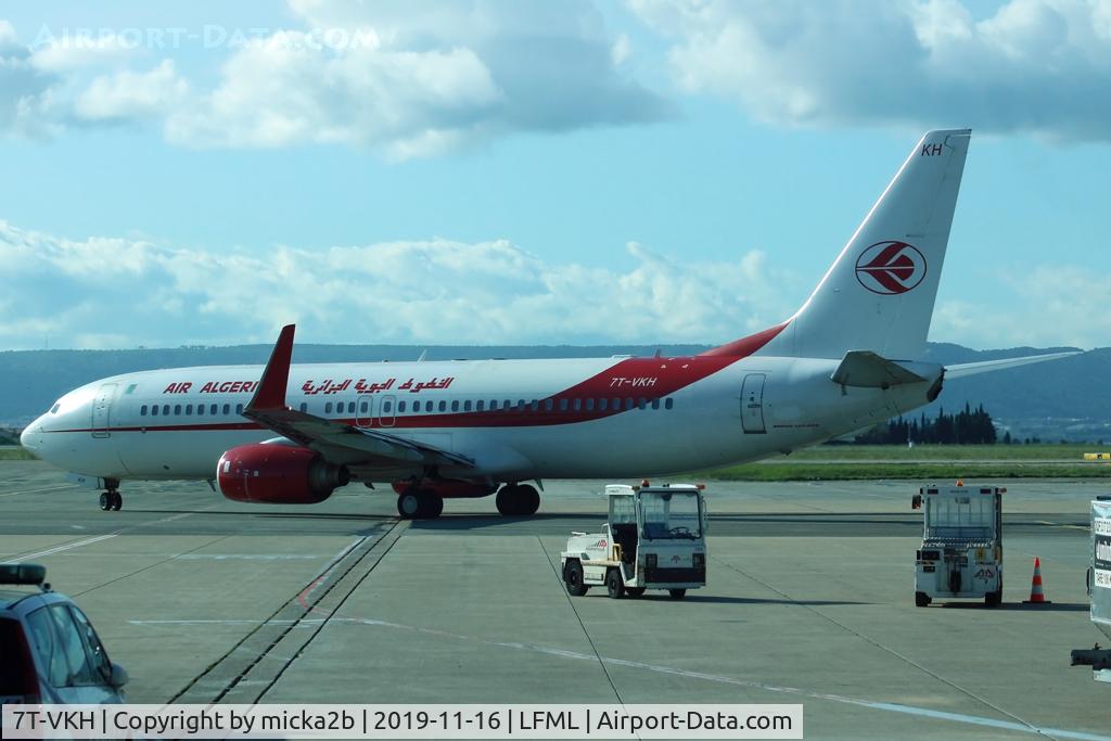 7T-VKH, 2011 Boeing 737-8D6 C/N 40862, Taxiing