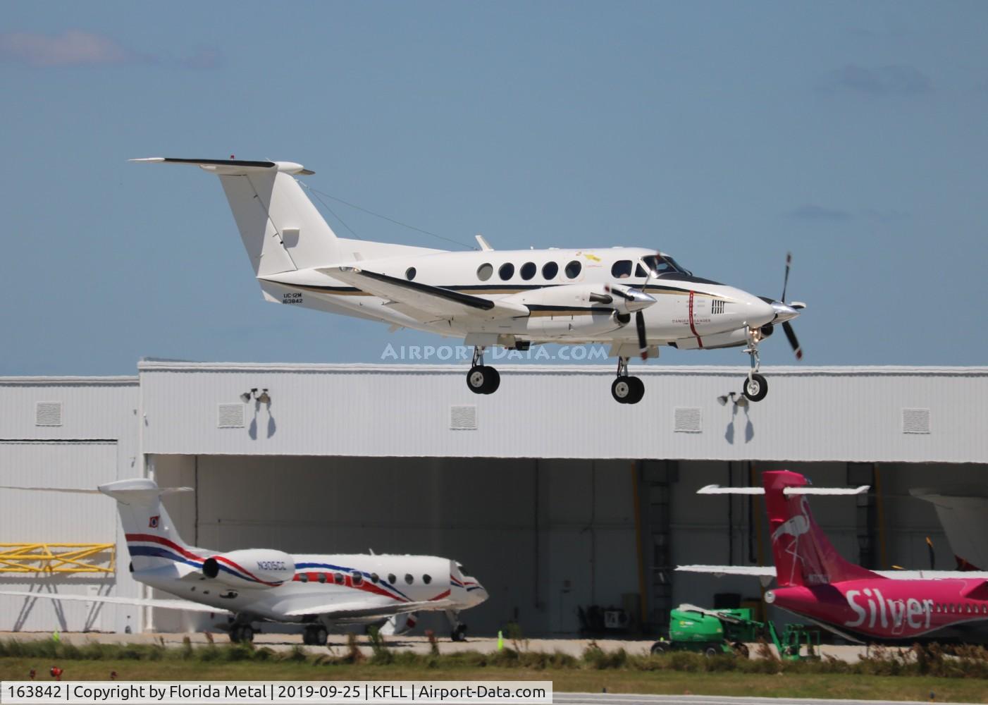 163842, 1987 Beech UC-12M Huron C/N BV-7, FLL spotting