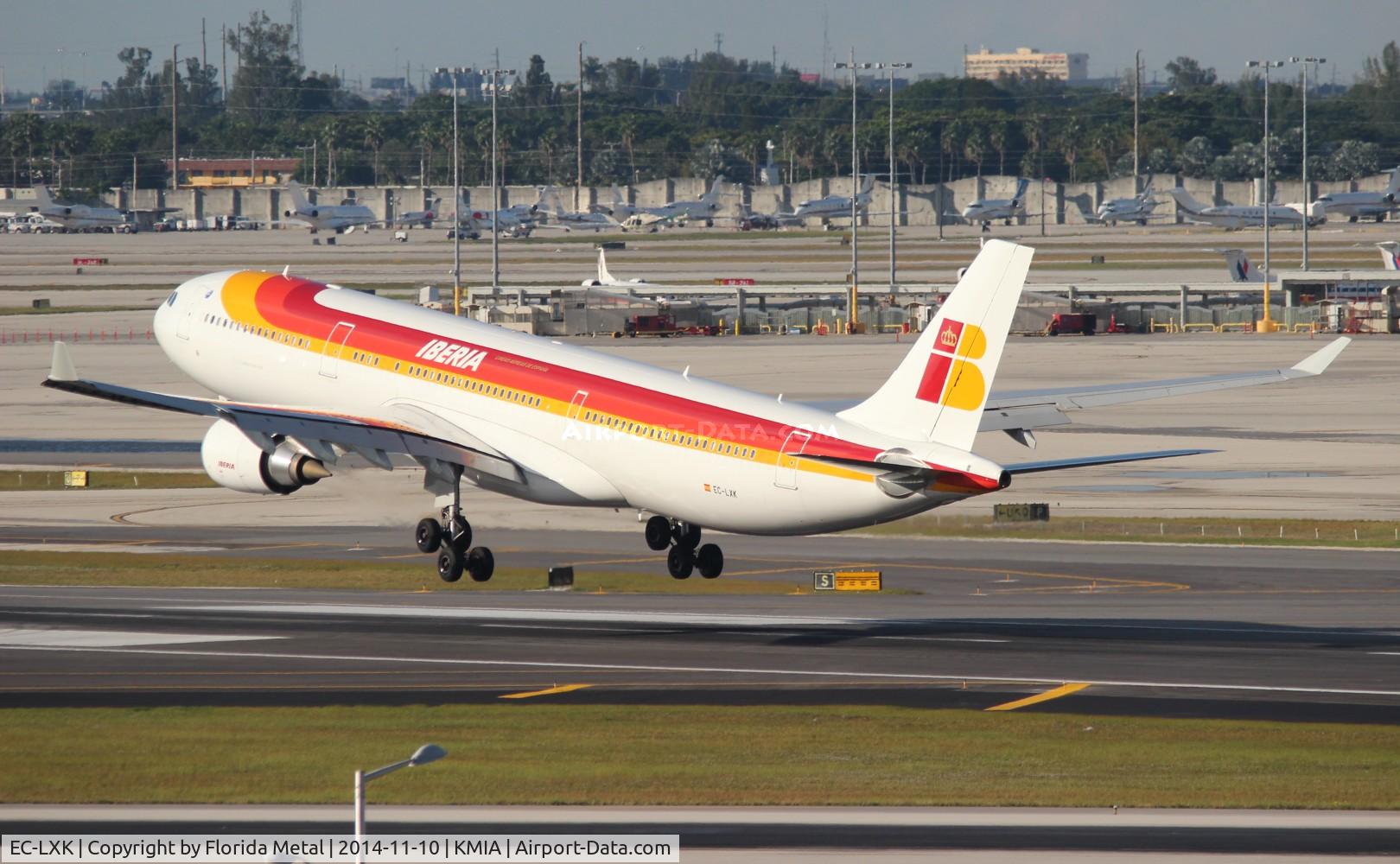 EC-LXK, 2013 Airbus A330-302 C/N 1426, MIA 2014
